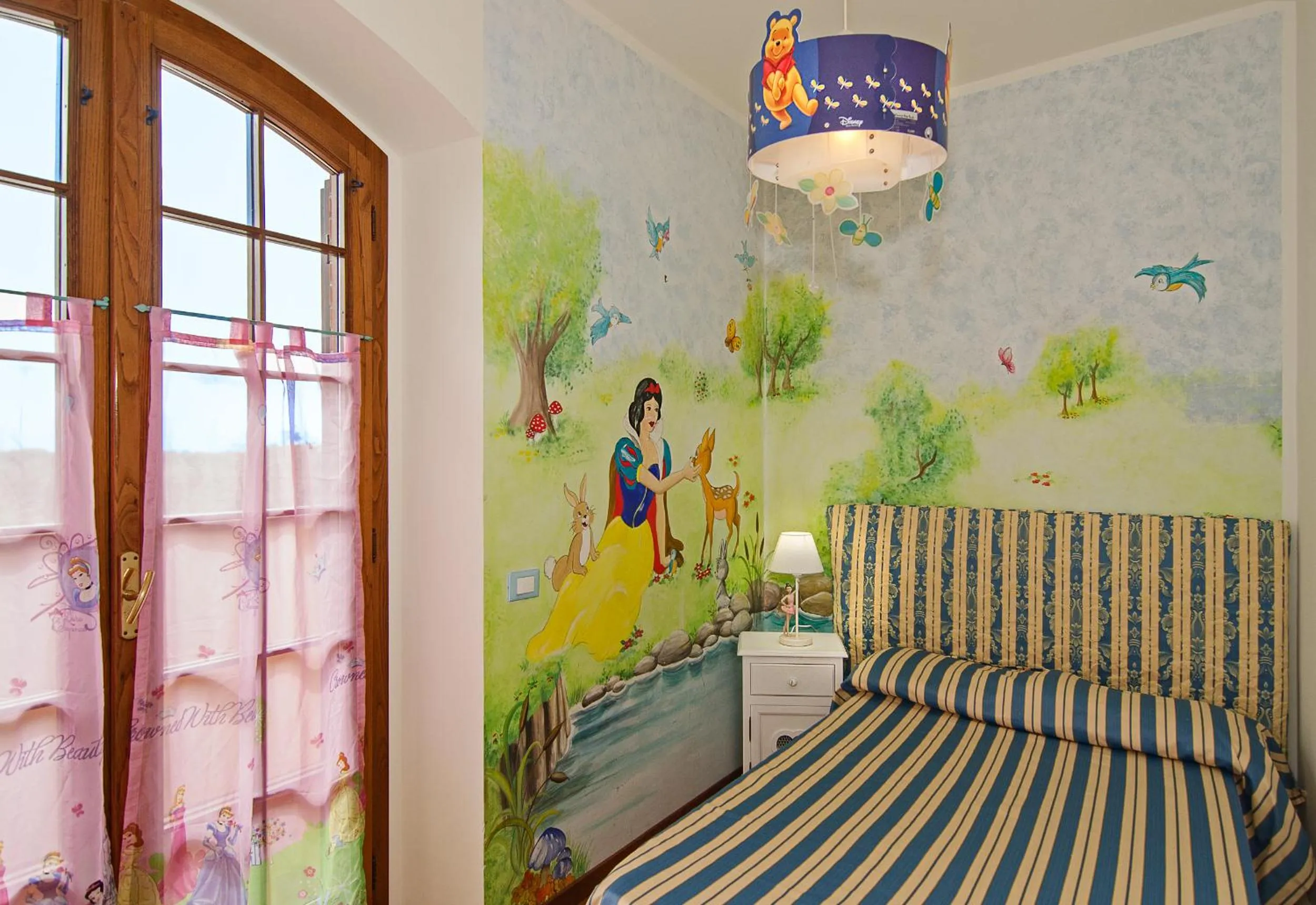 Bedroom, Bed in La Casa Gialla A MONTIGNOSO