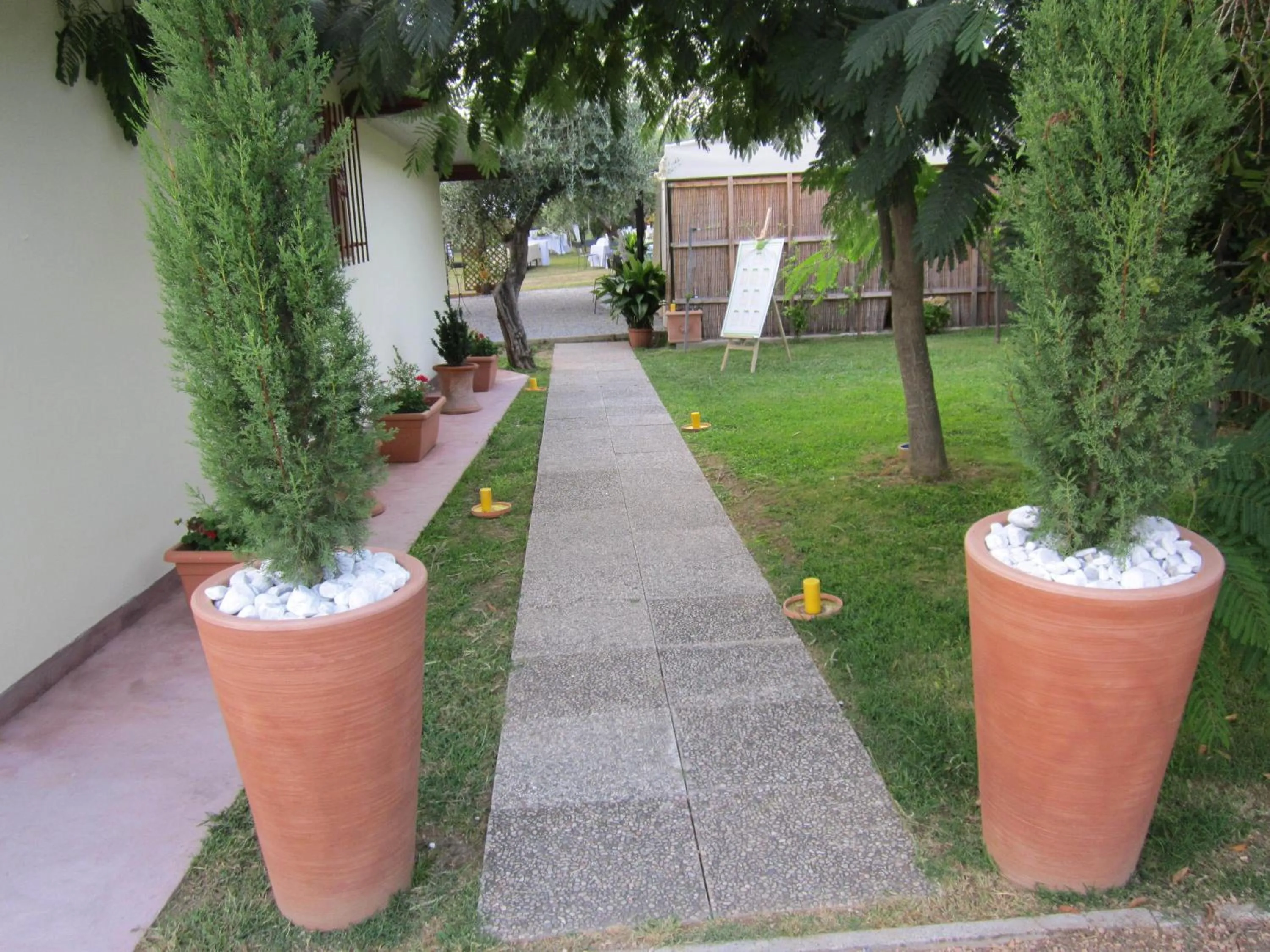 Garden in La Casa Gialla A MONTIGNOSO