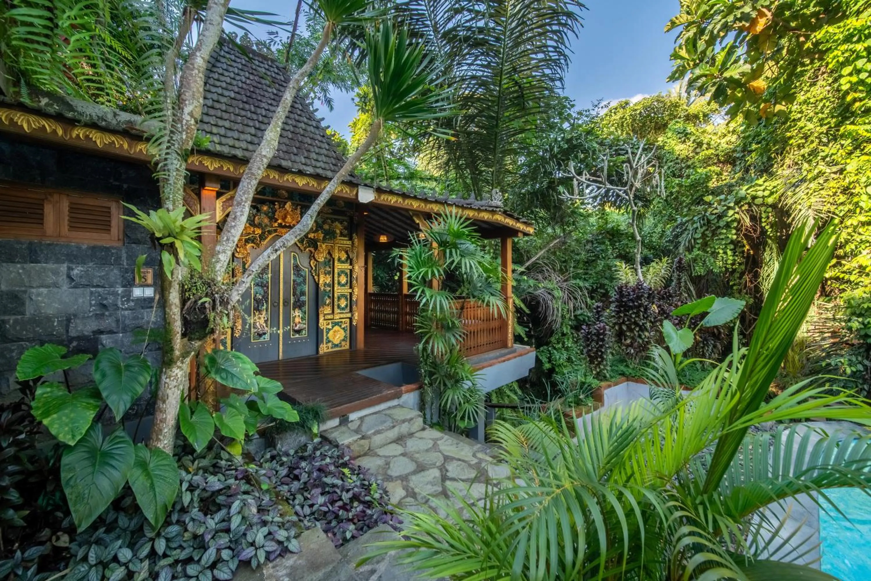 Bed in Parvati Retreat Villas