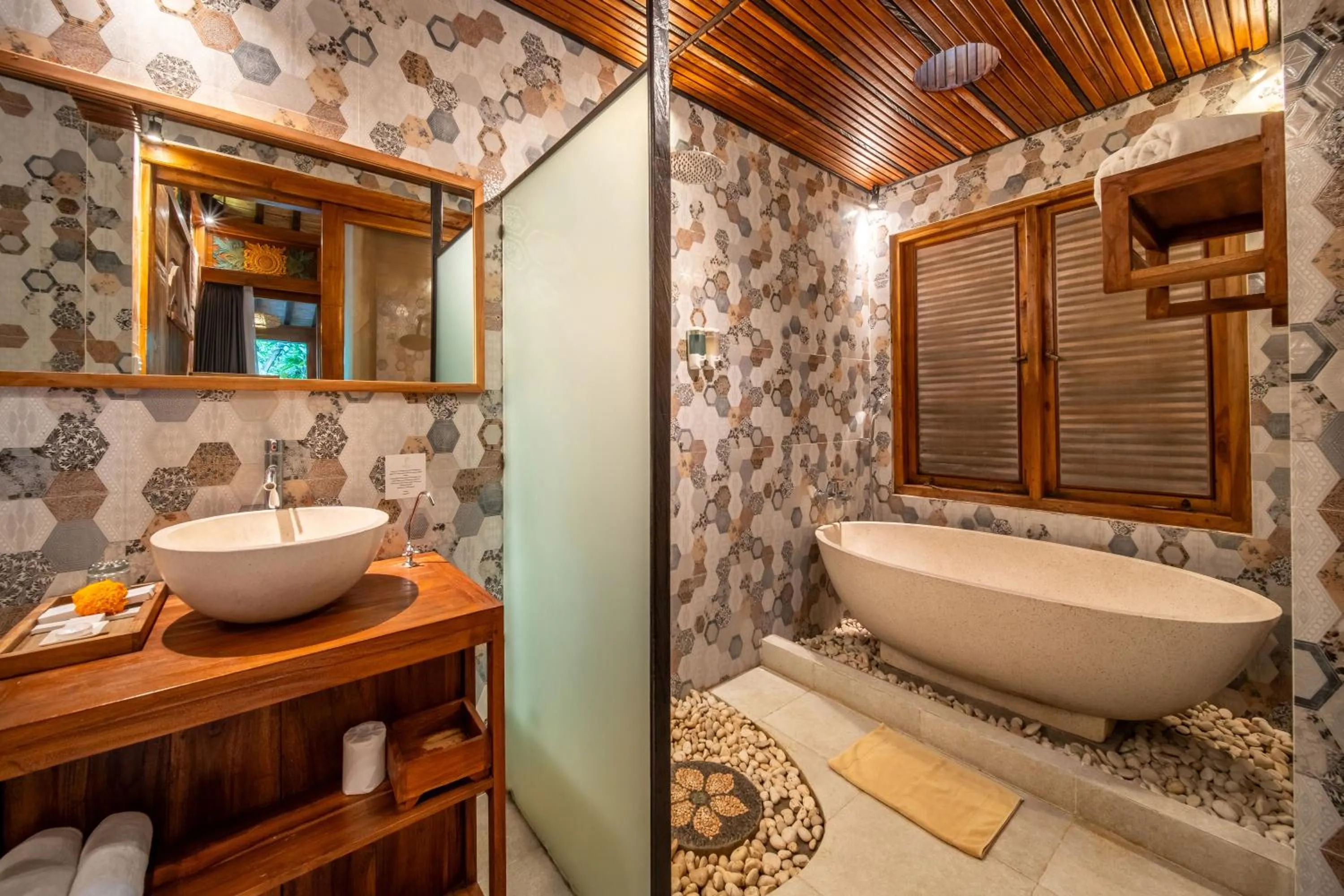 Shower in Parvati Retreat Villas