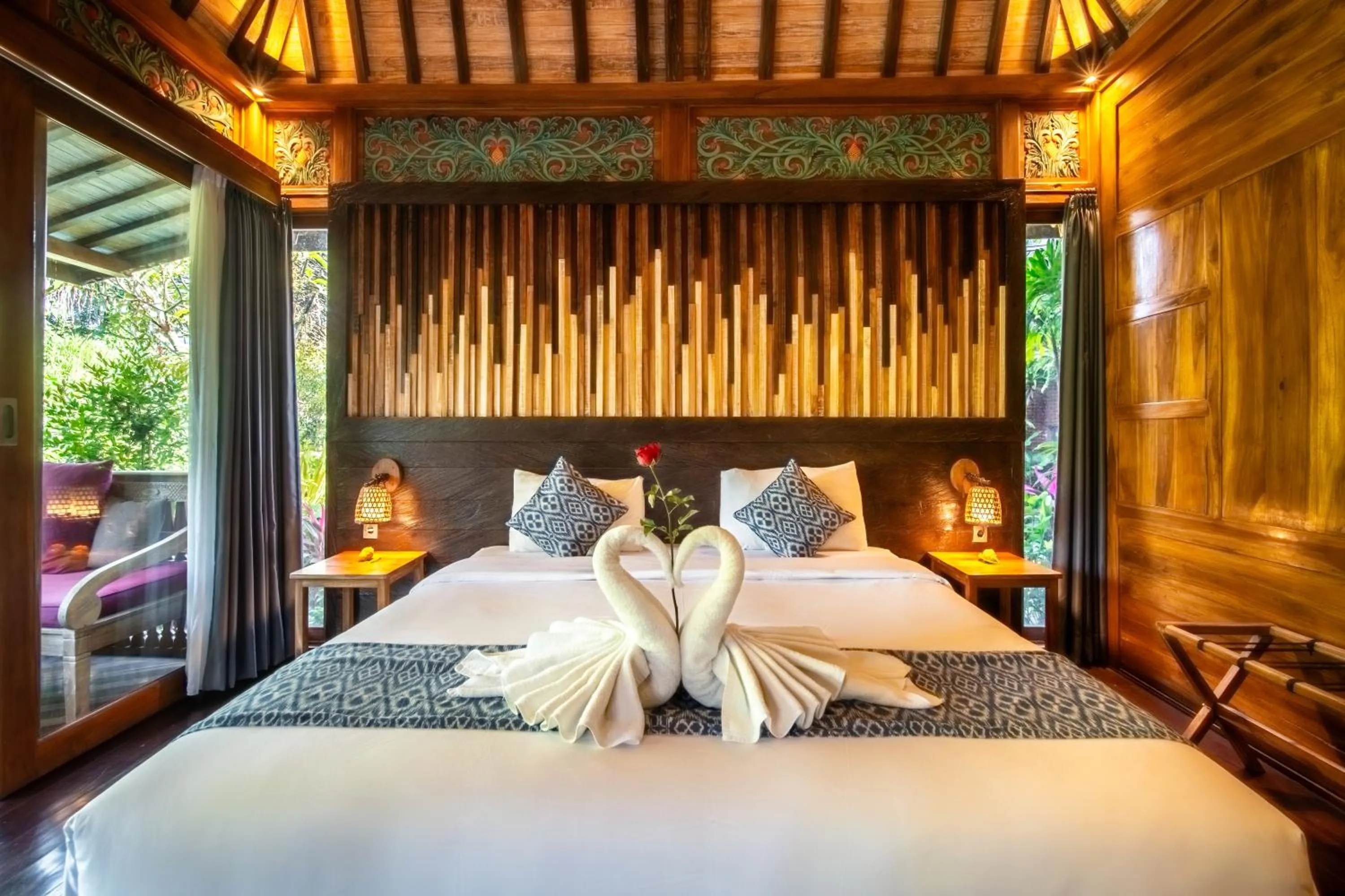 Bed in Parvati Retreat Villas