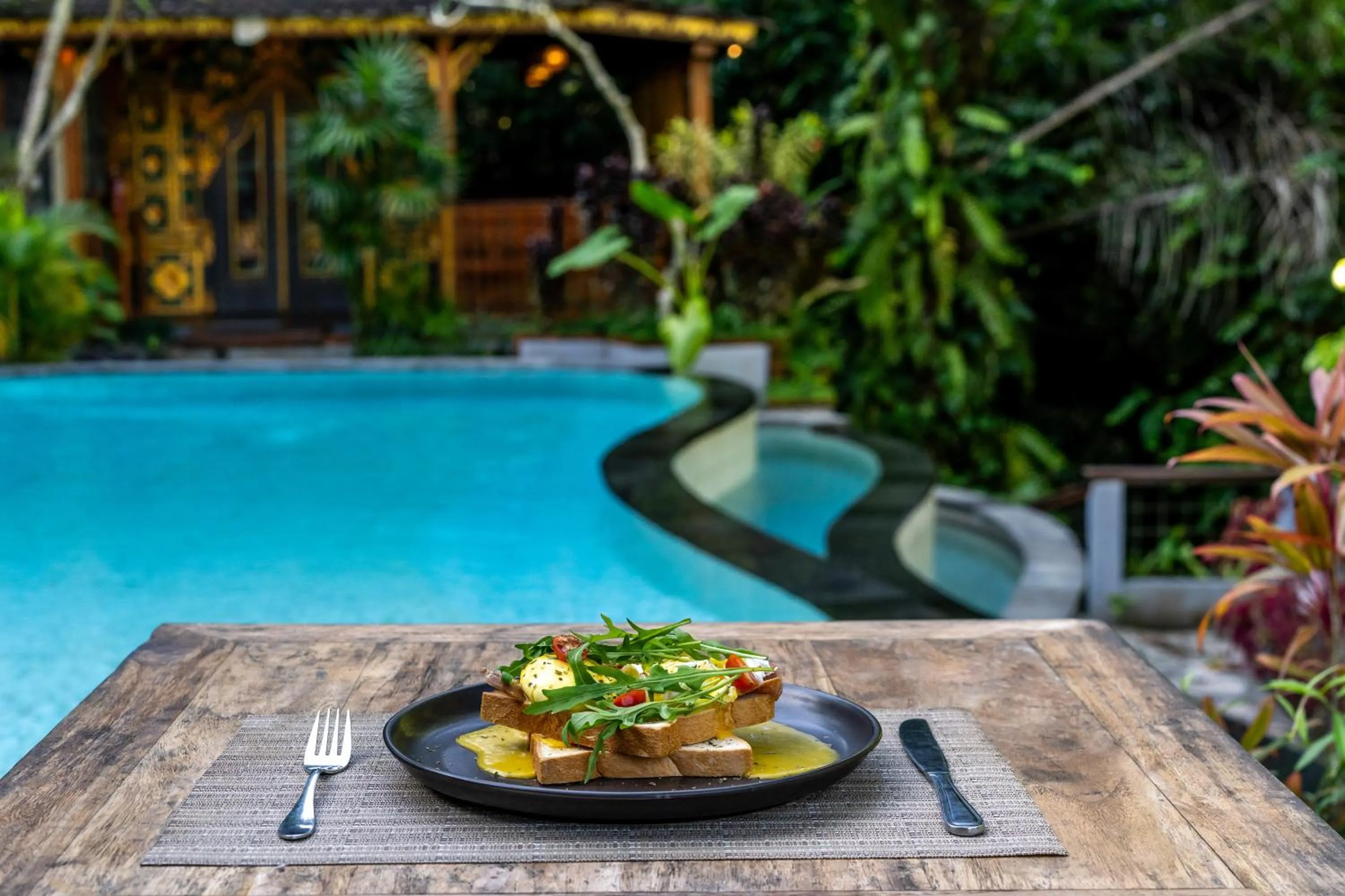 Breakfast in Parvati Retreat Villas