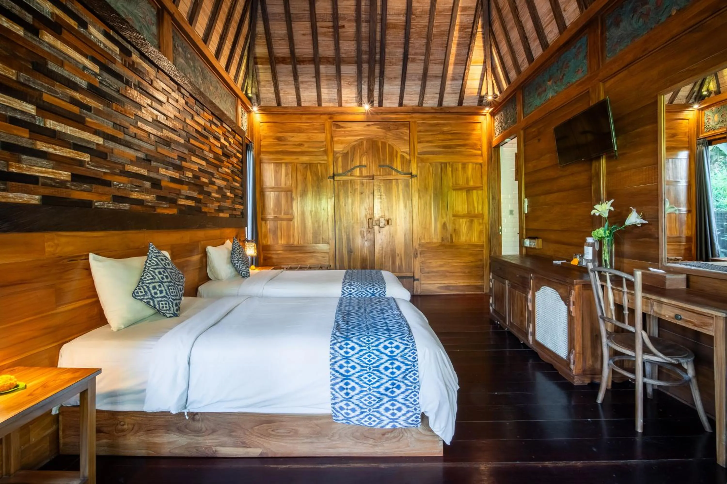 Bed in Parvati Retreat Villas