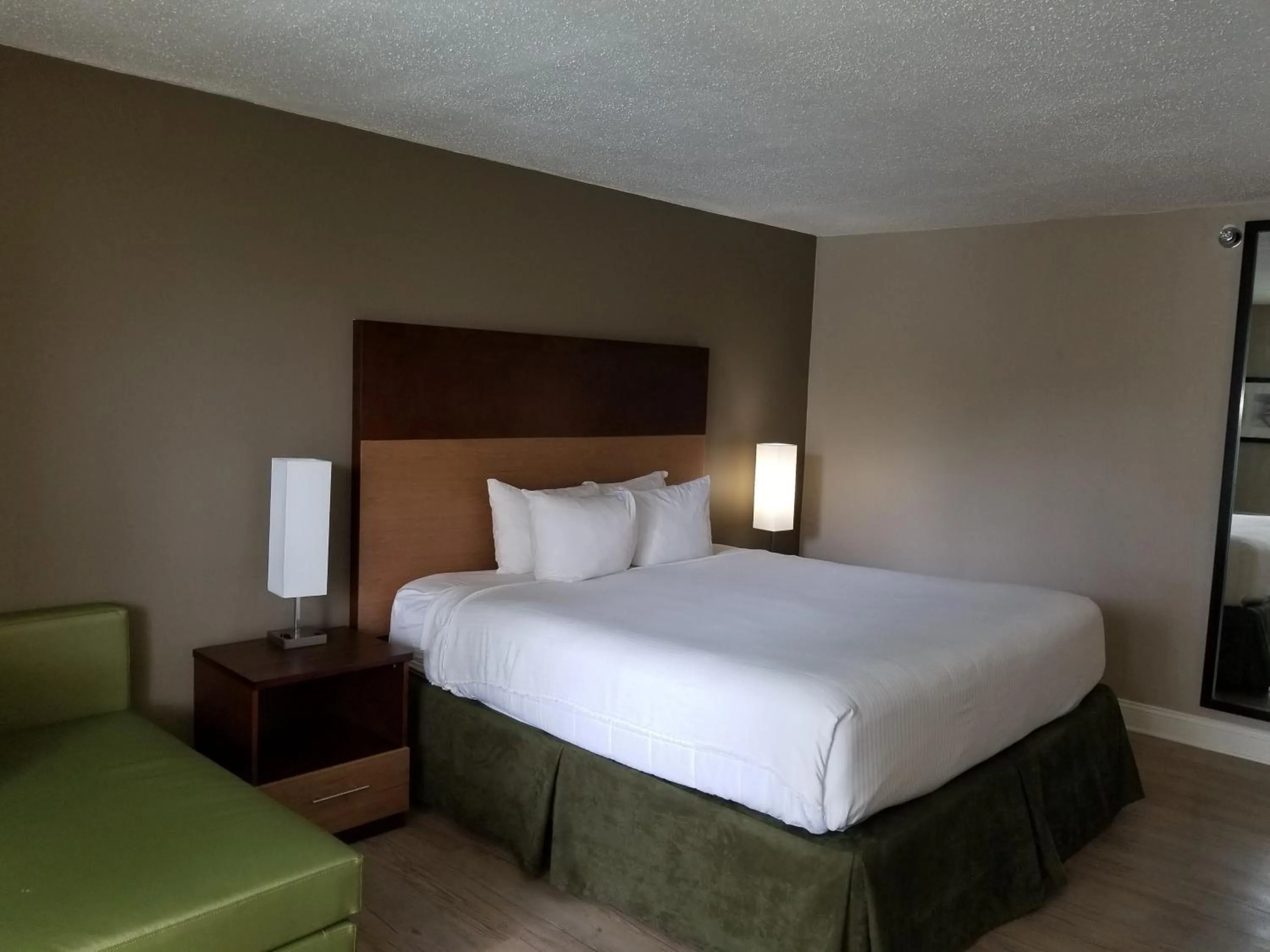 Bedroom in Stayable Select Gainesville