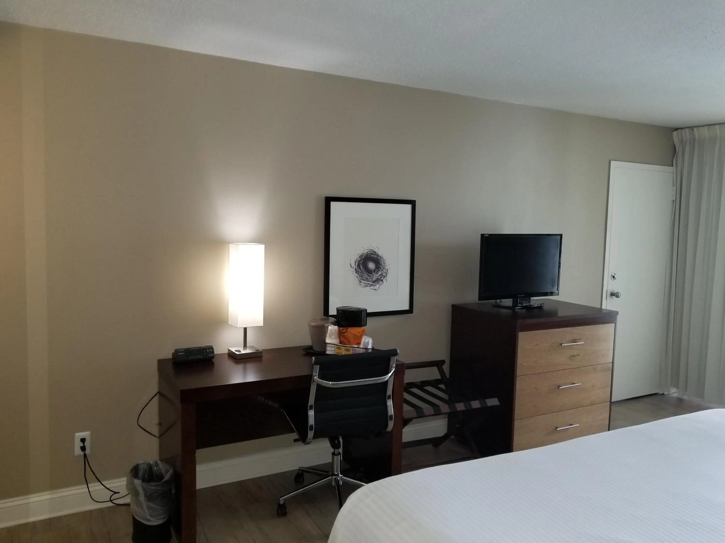 hair dresser, TV/Entertainment Center in Stayable Select Gainesville