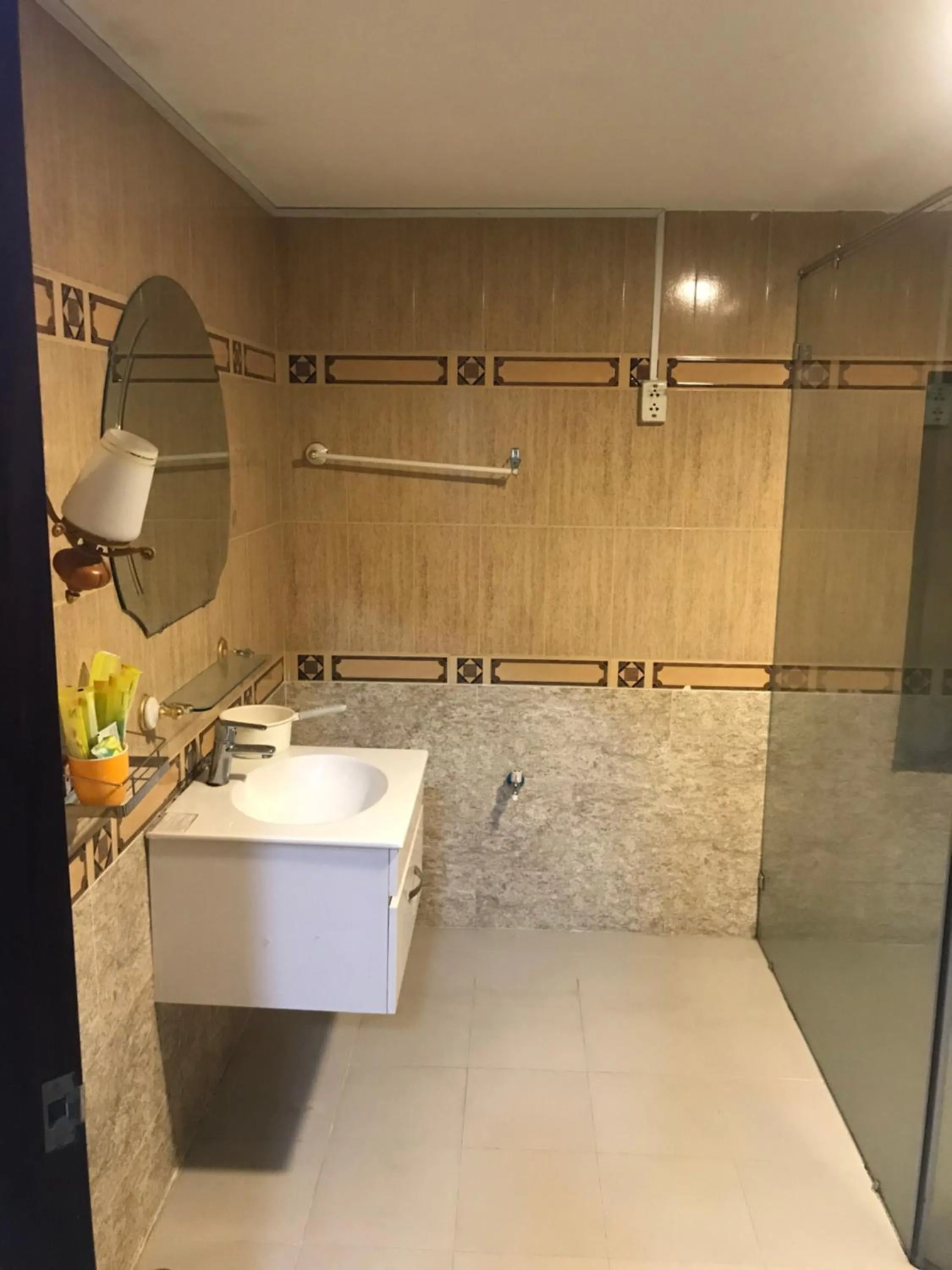 Shower in Nhật Vân 1