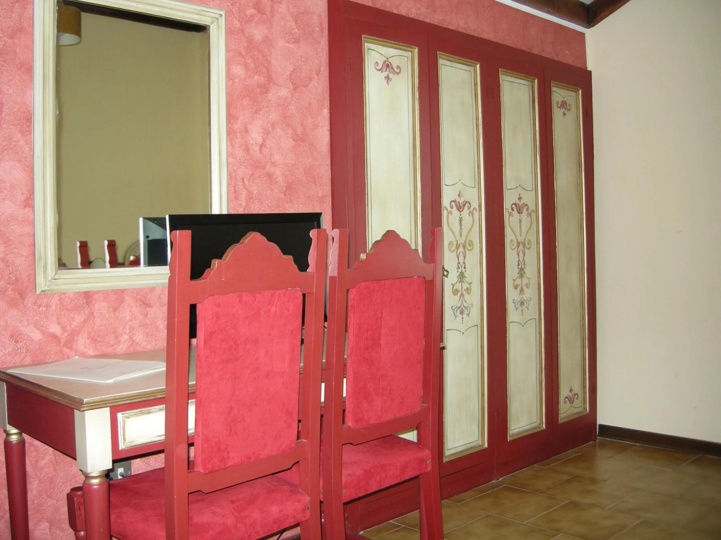 Photo of the whole room in Hotel Fiordigigli