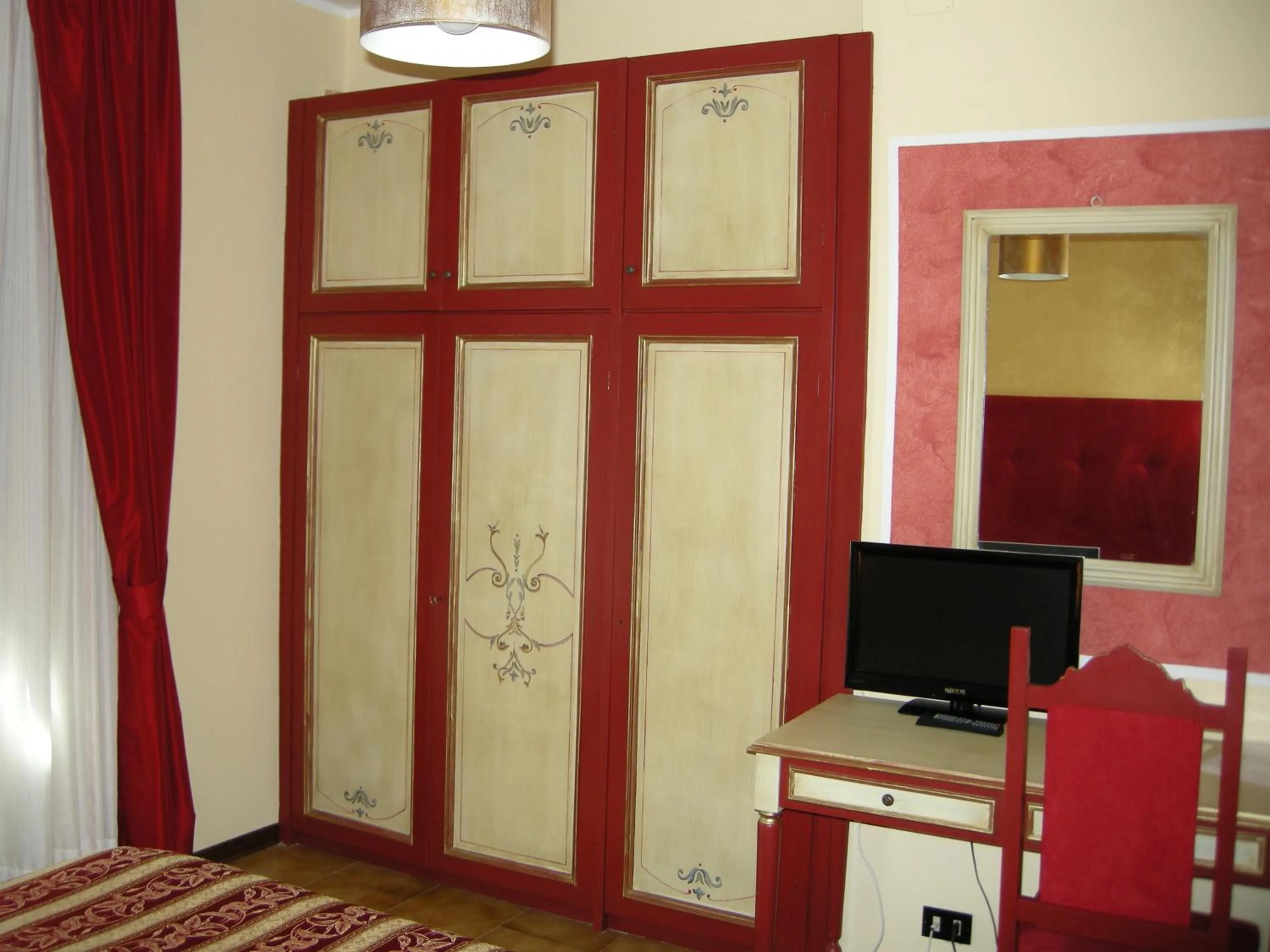 Photo of the whole room in Hotel Fiordigigli