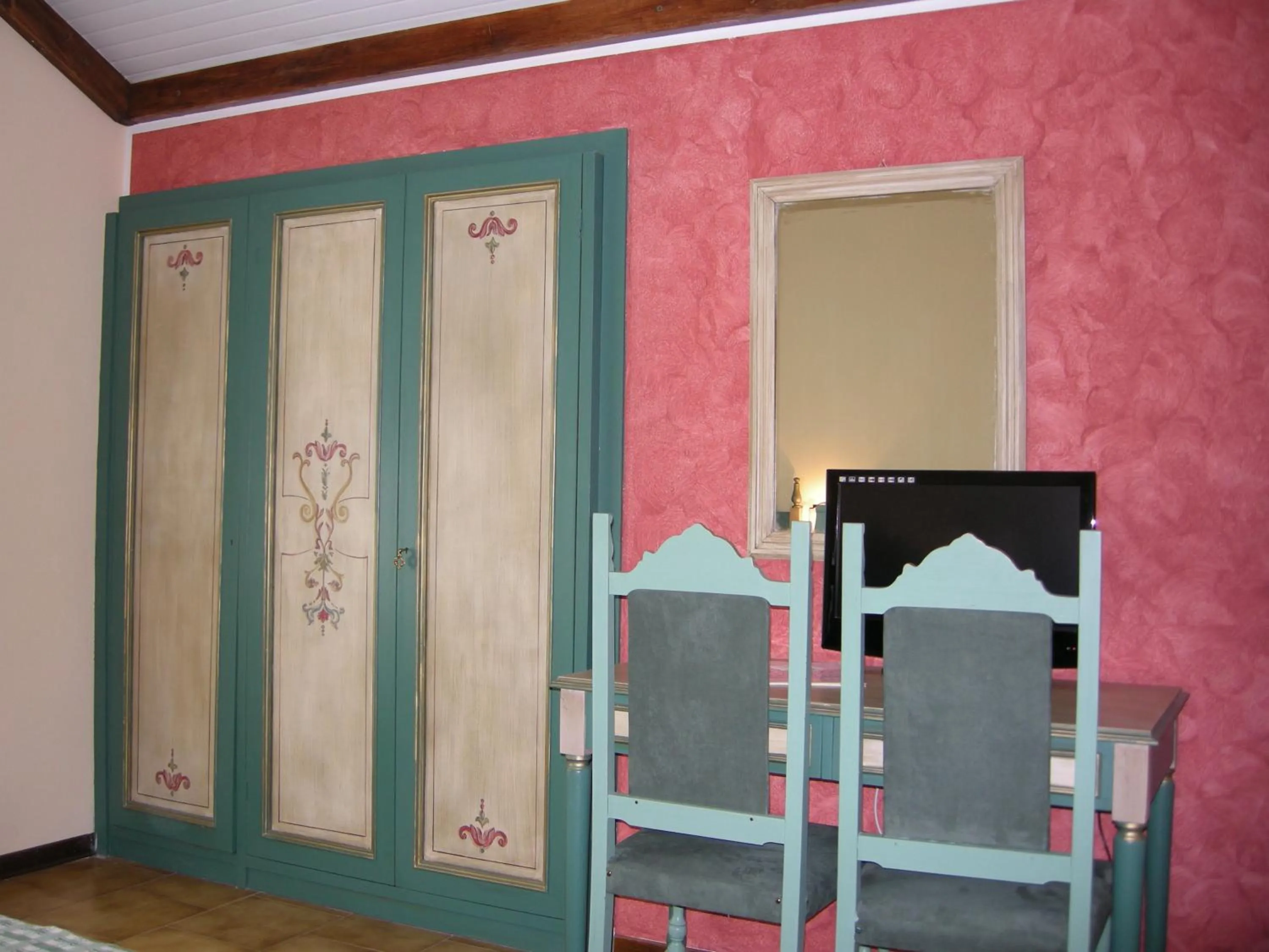 Photo of the whole room in Hotel Fiordigigli