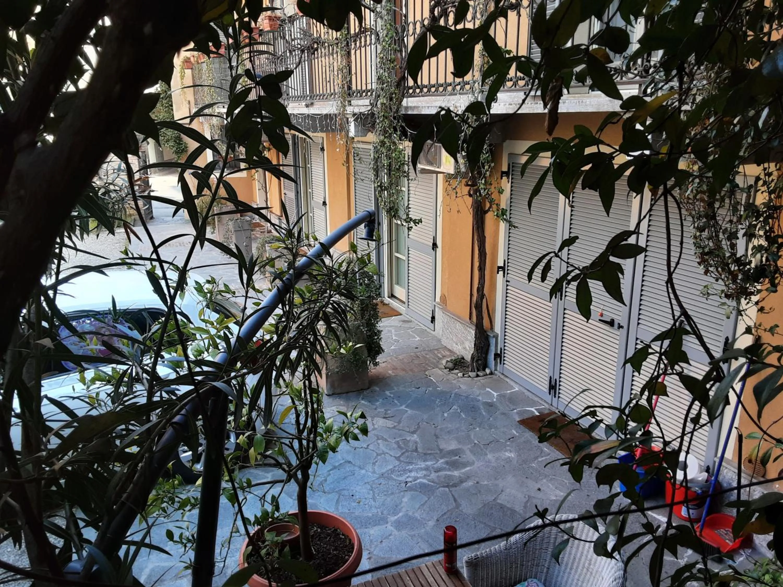 Inner courtyard view in Corte Delle Rose