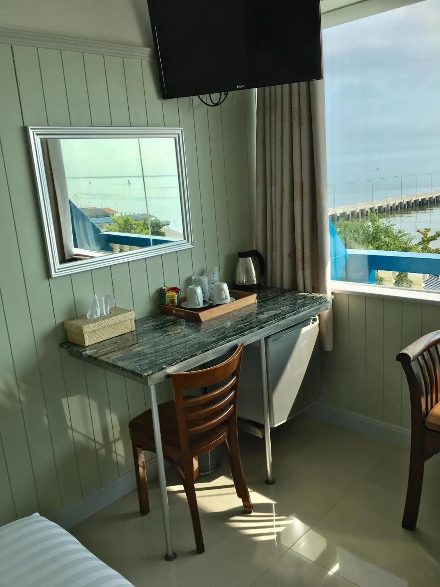 PierView Rooms
