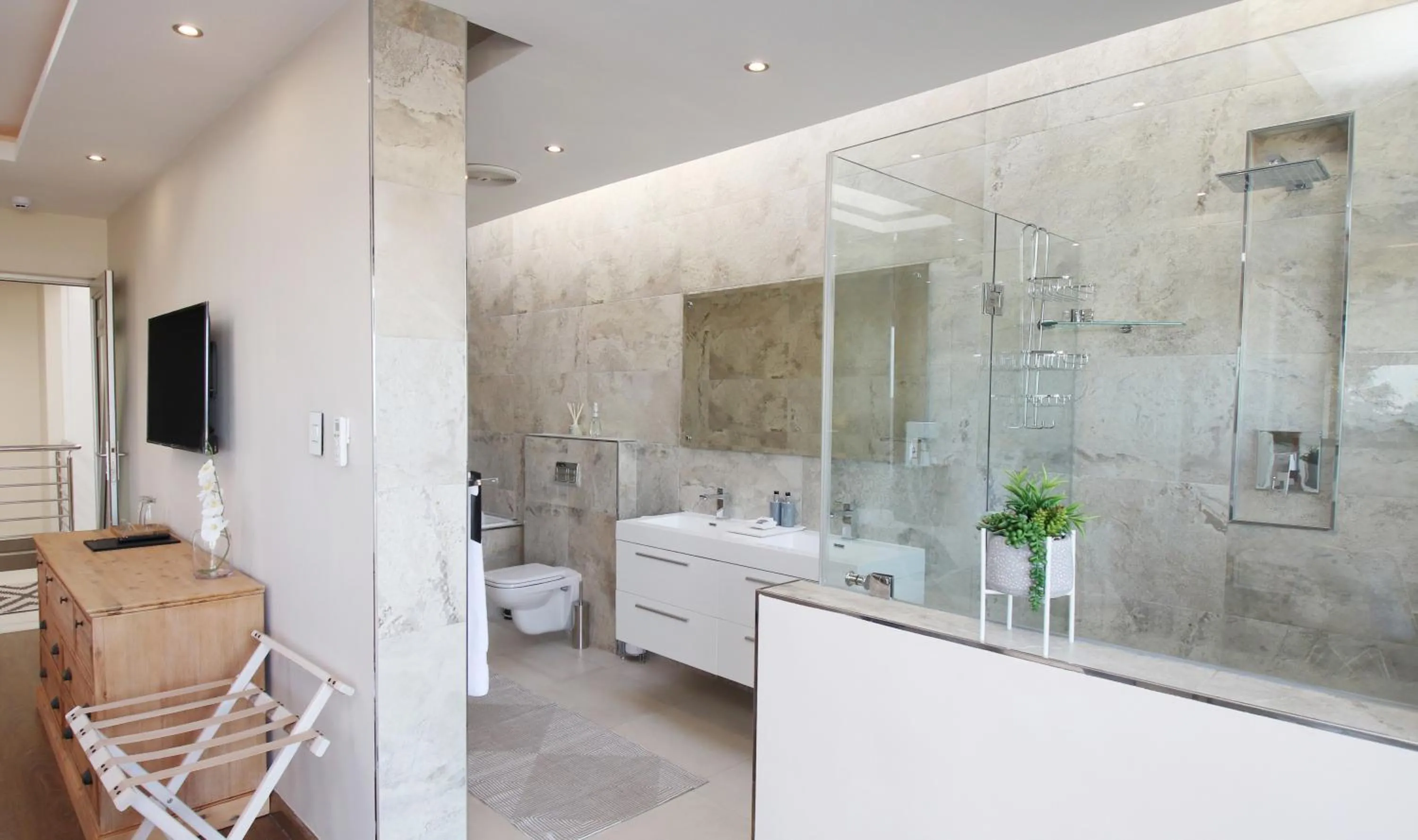 Bathroom in C' la Vie Luxury Accommodation & Spa