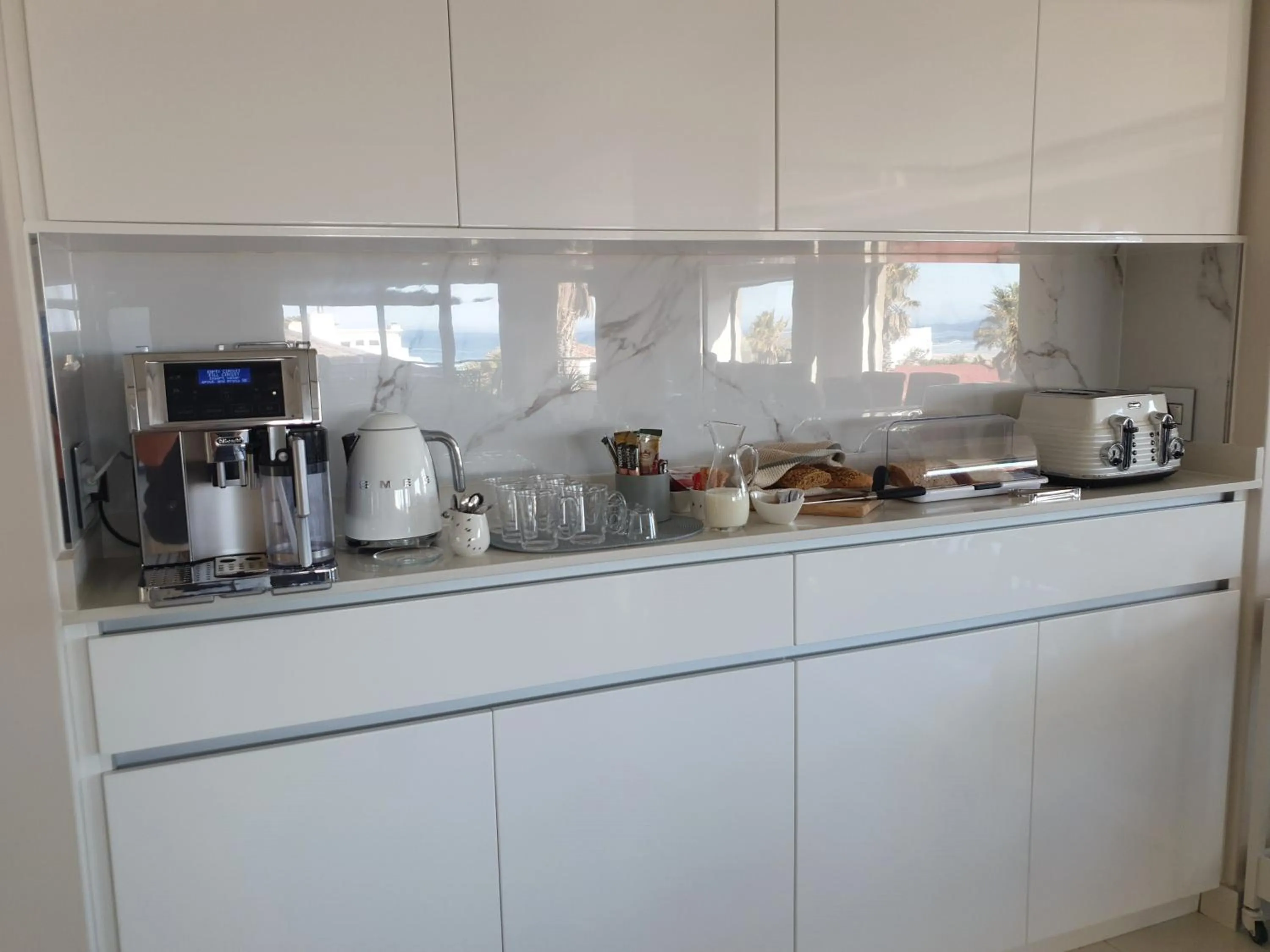 Breakfast, Kitchen/Kitchenette in C' la Vie Luxury Accommodation & Spa