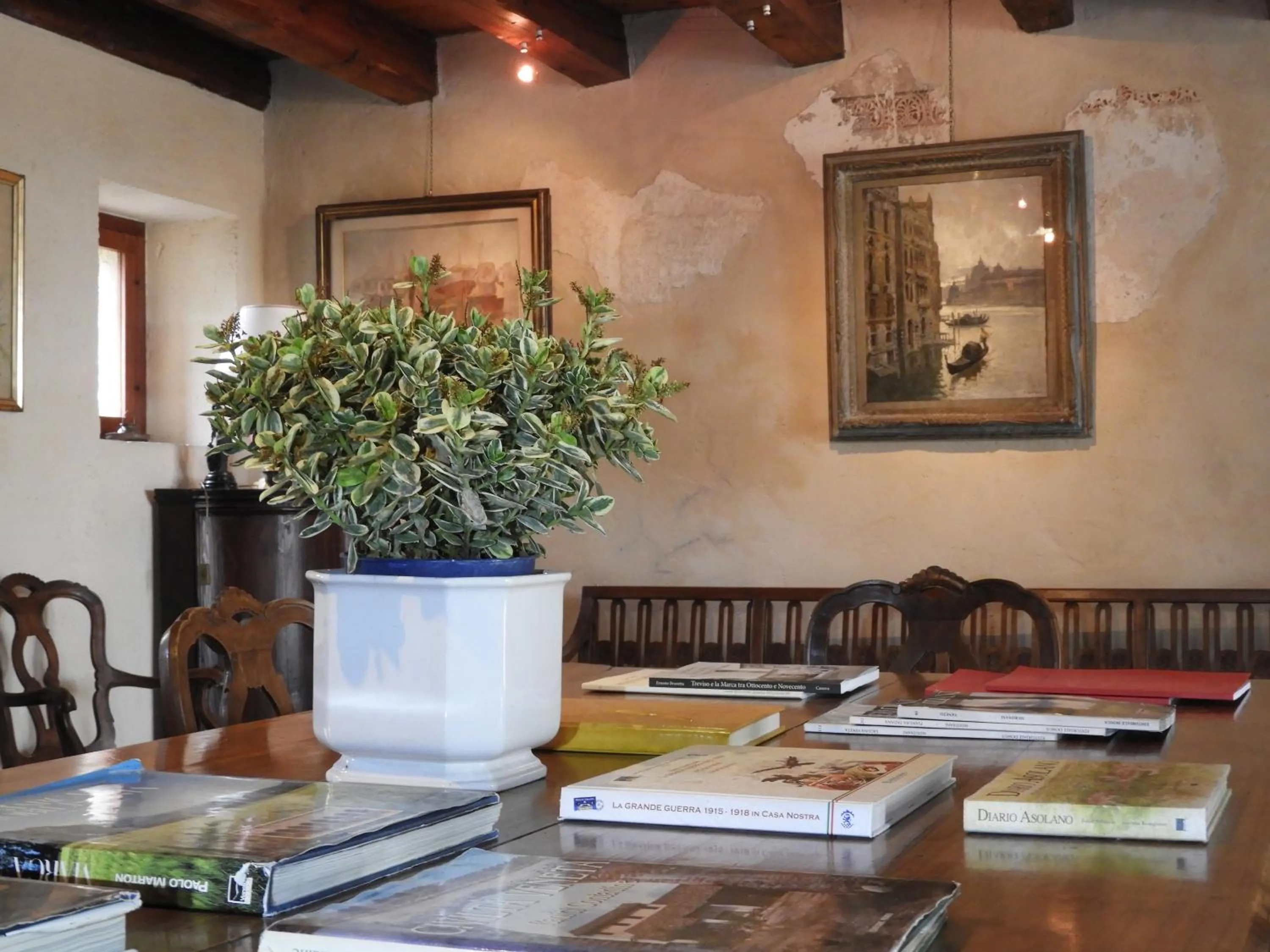 Communal lounge/ TV room in B&B Ca' Cinel Asolo