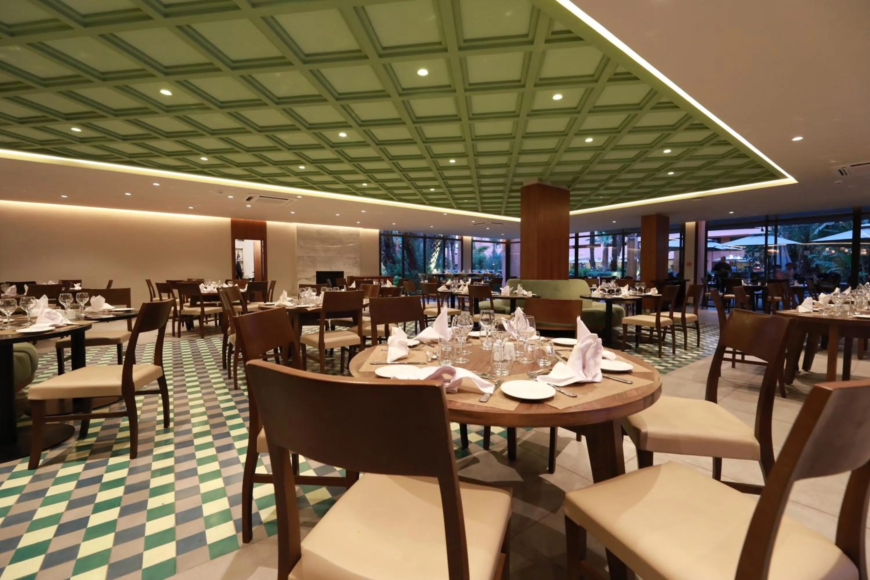 Restaurant/places to eat in Kenzi Rose Garden