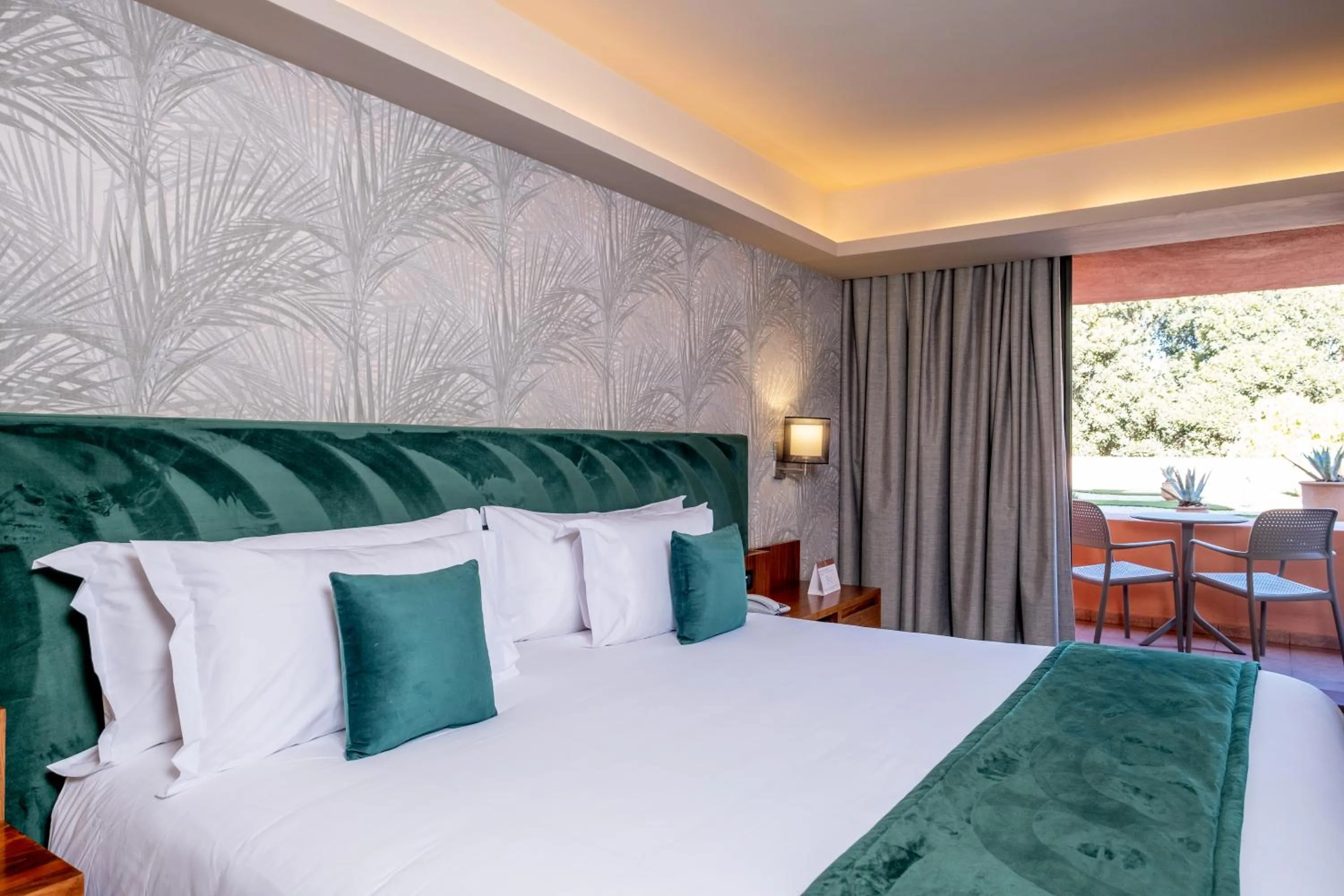 Bed in Kenzi Rose Garden