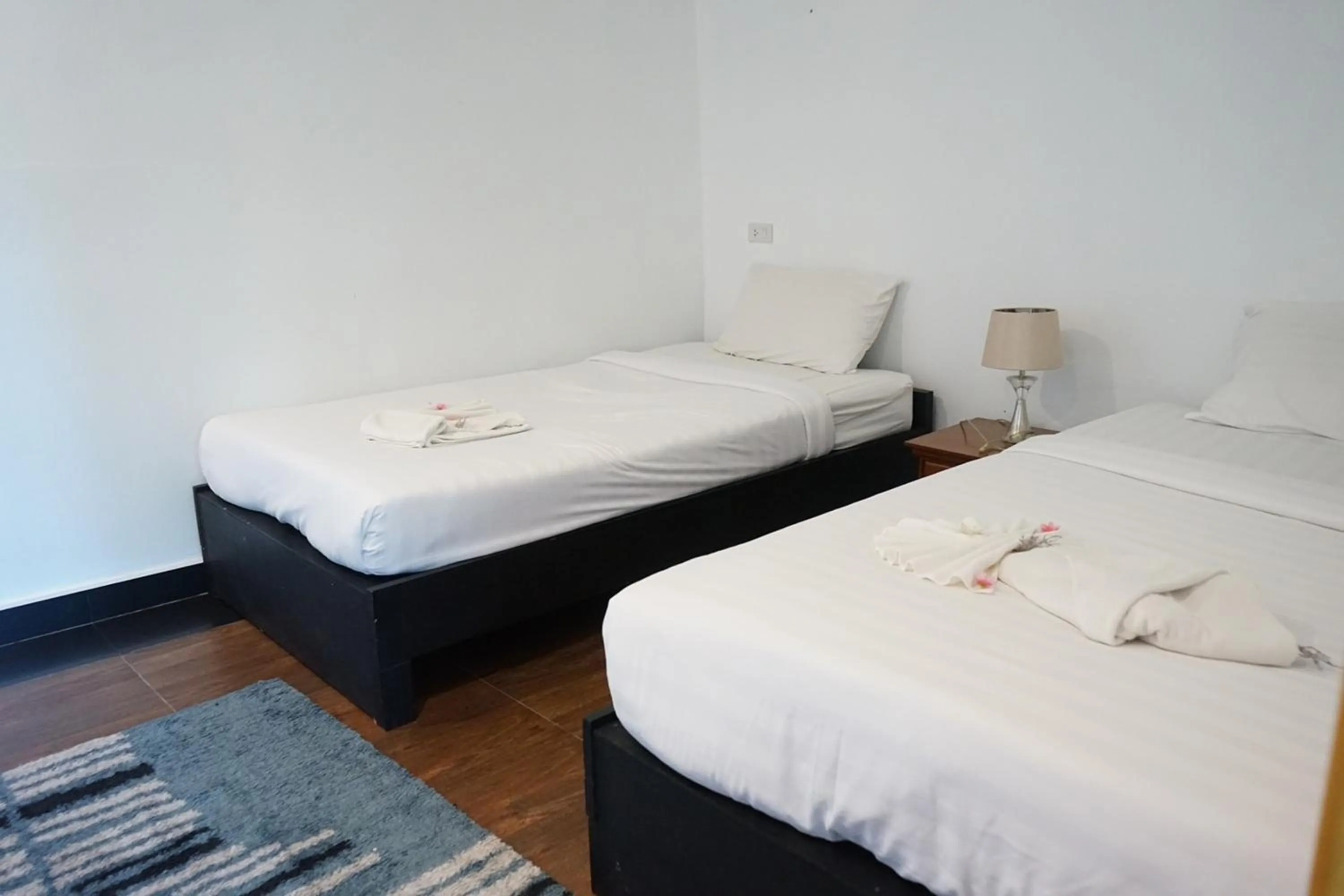 Bed in Chaiyai River Front Hotel