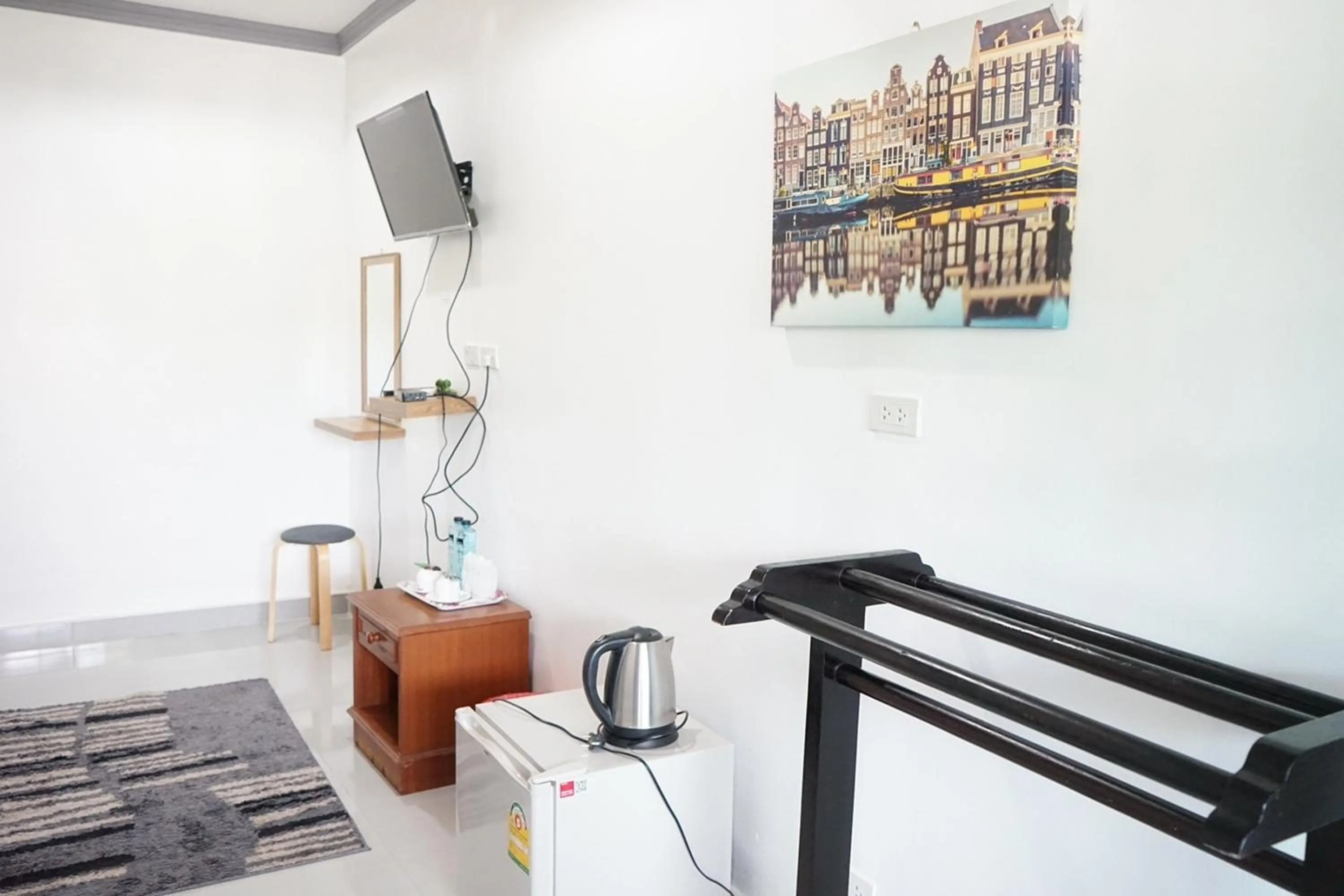 TV and multimedia in Chaiyai River Front Hotel