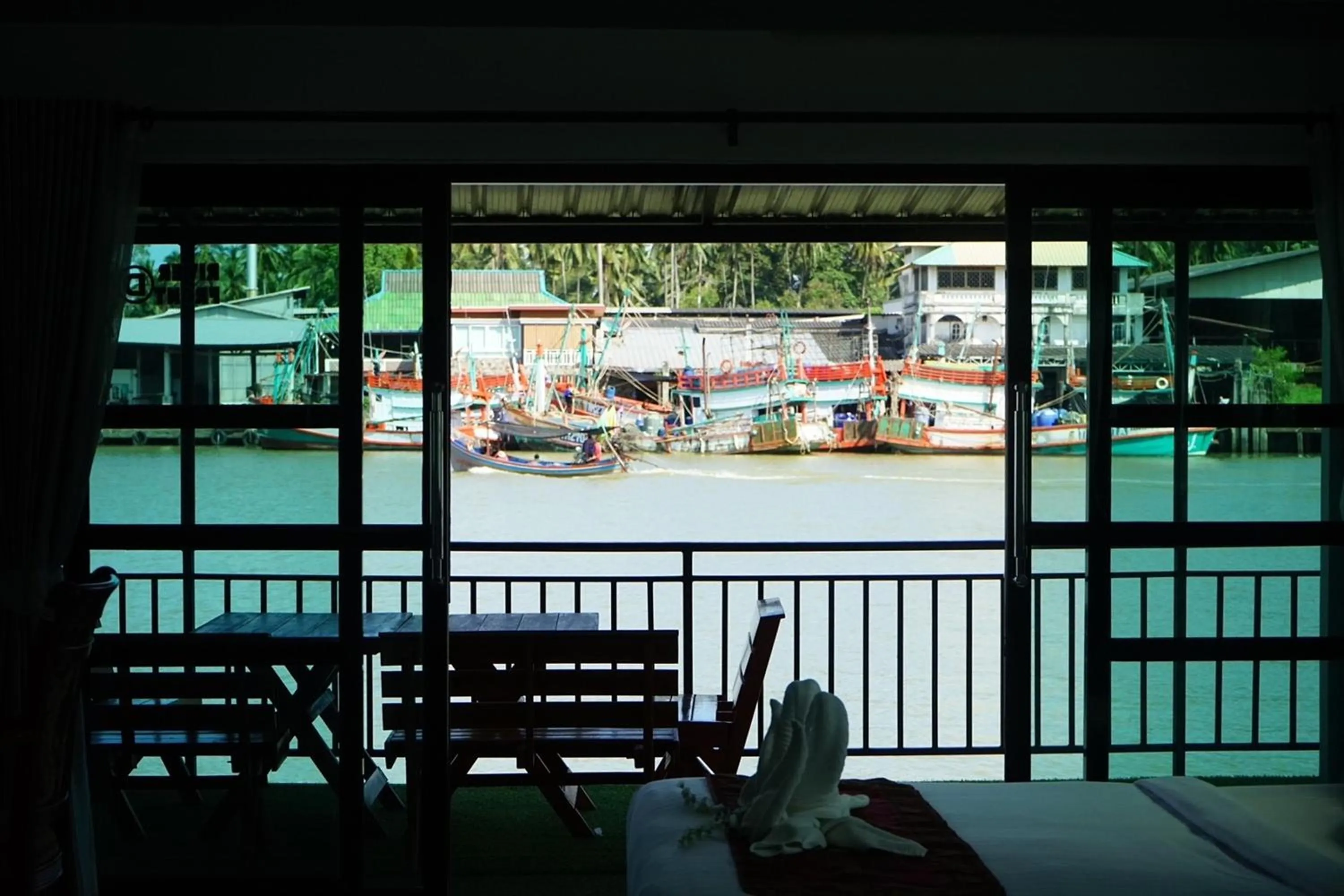 Patio in Chaiyai River Front Hotel