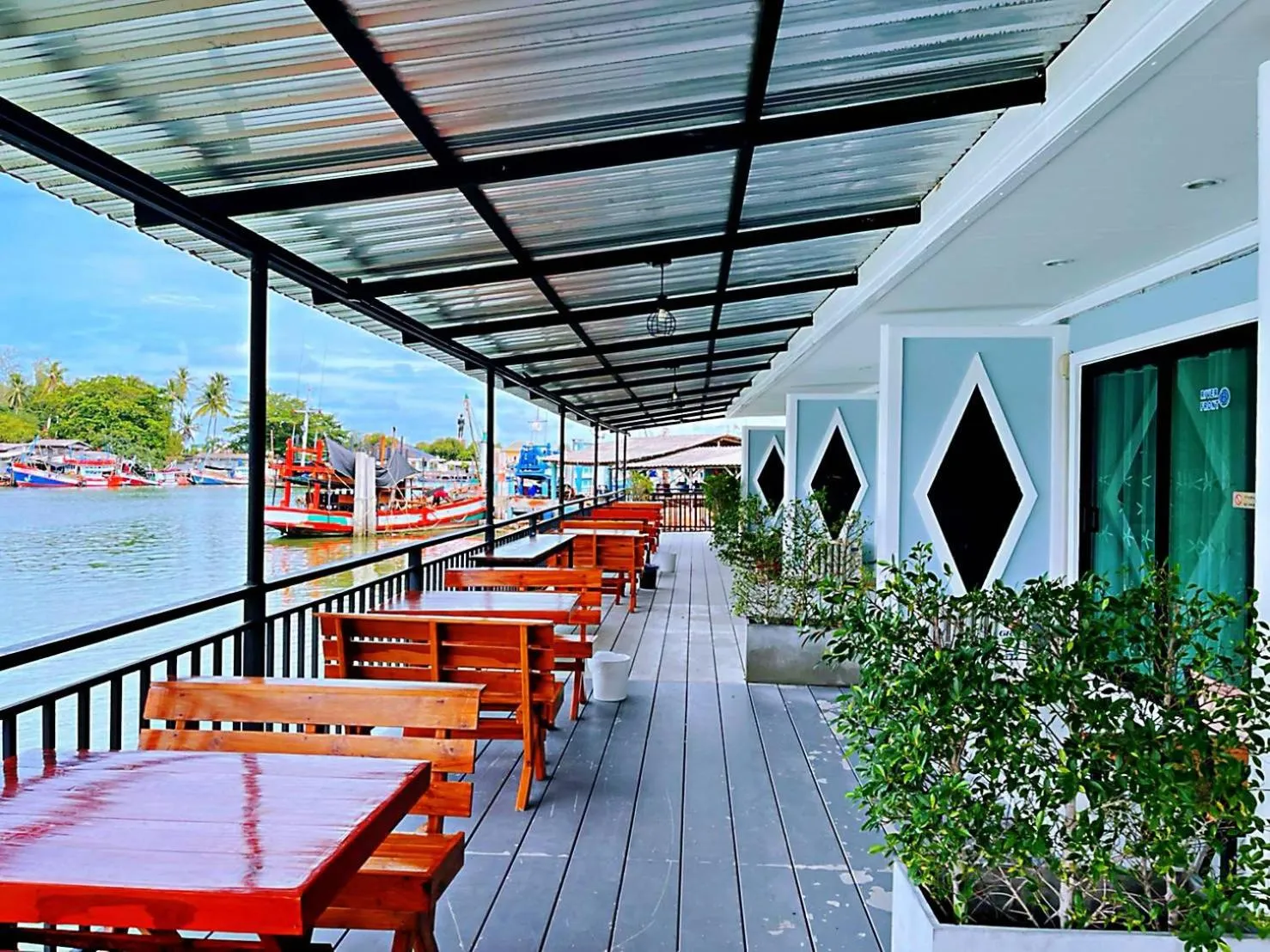 Property building in Chaiyai River Front Hotel