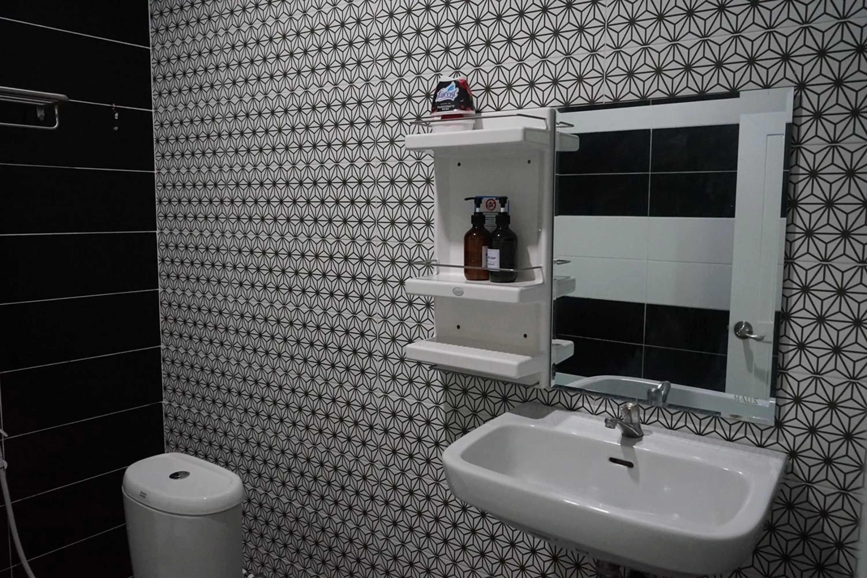 Toilet in Chaiyai River Front Hotel