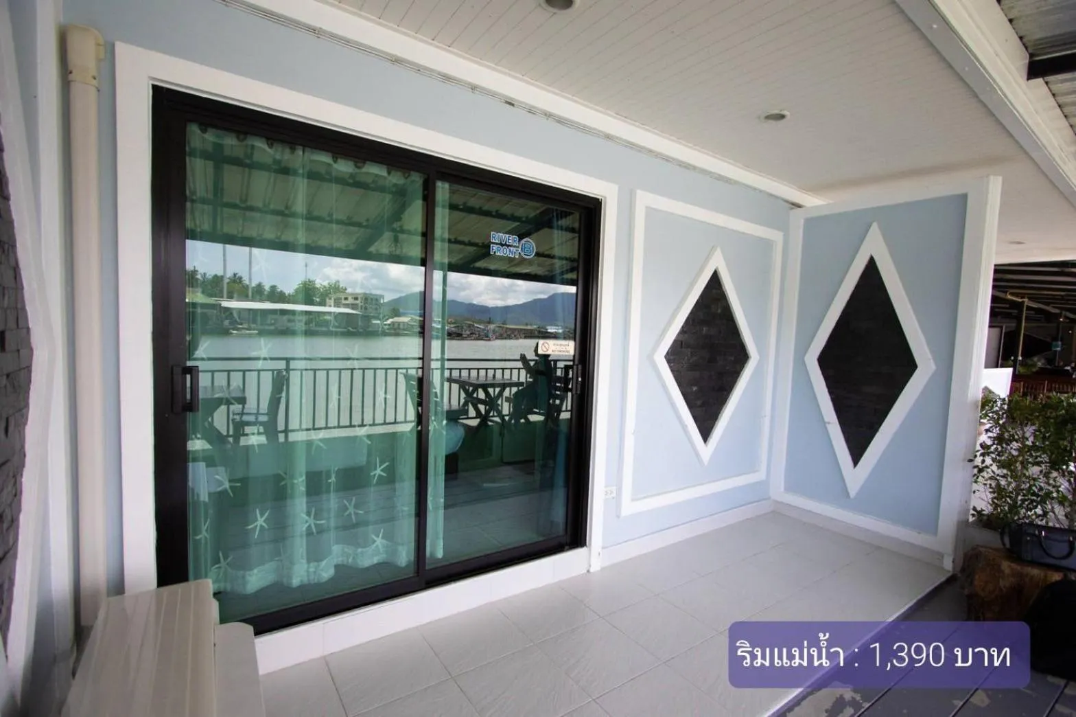 Patio in Chaiyai River Front Hotel