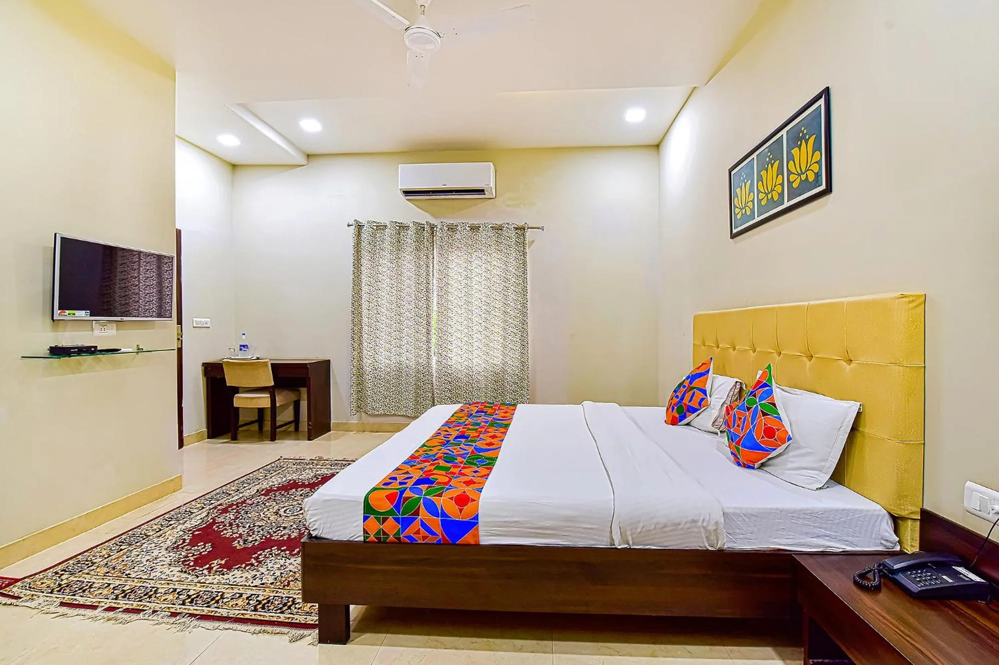 TV and multimedia, Bed in FabHotel The Castle Homestay