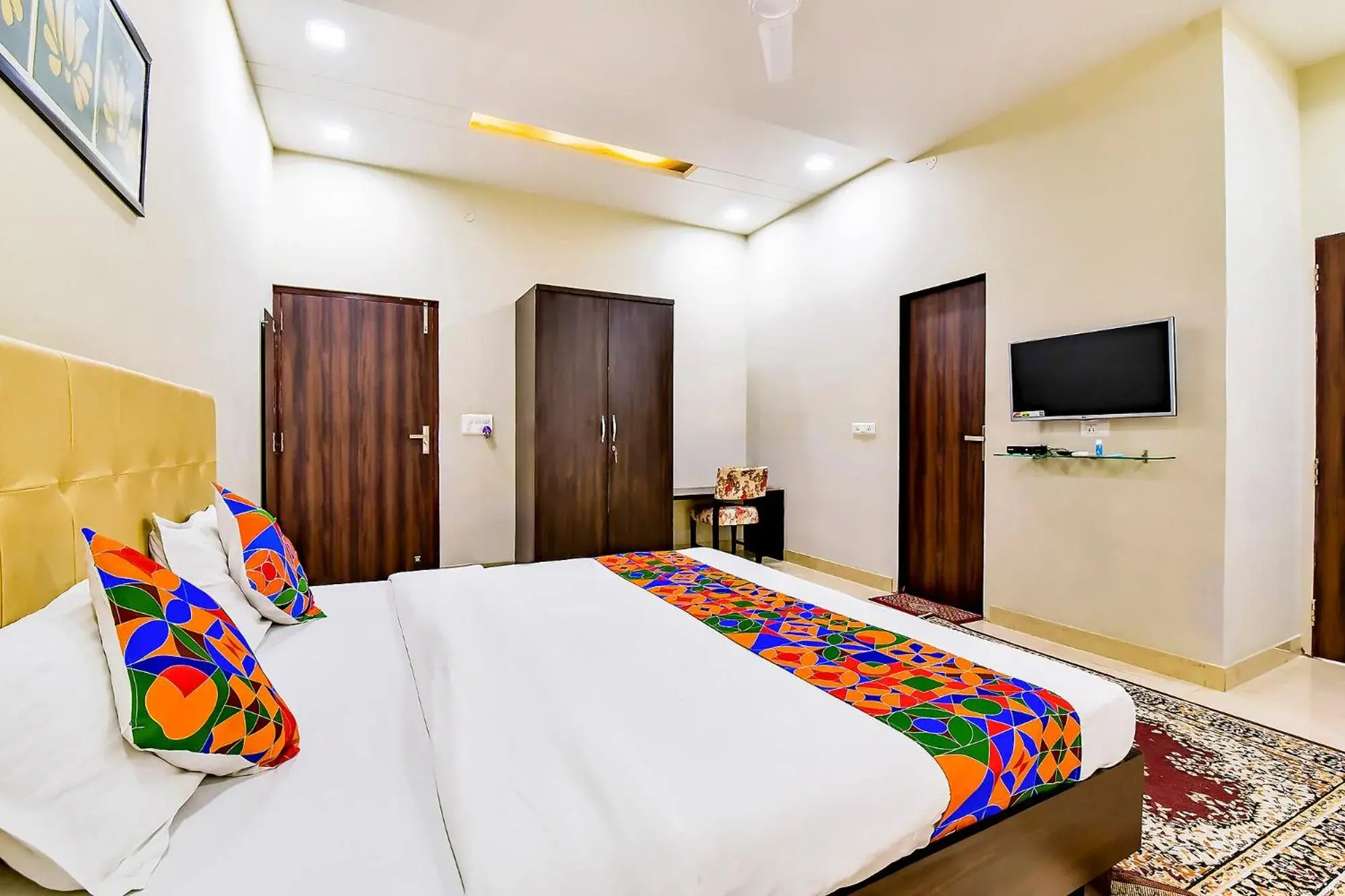 Bed in FabHotel The Castle Homestay Bed in FabHotel The Castle Homestay