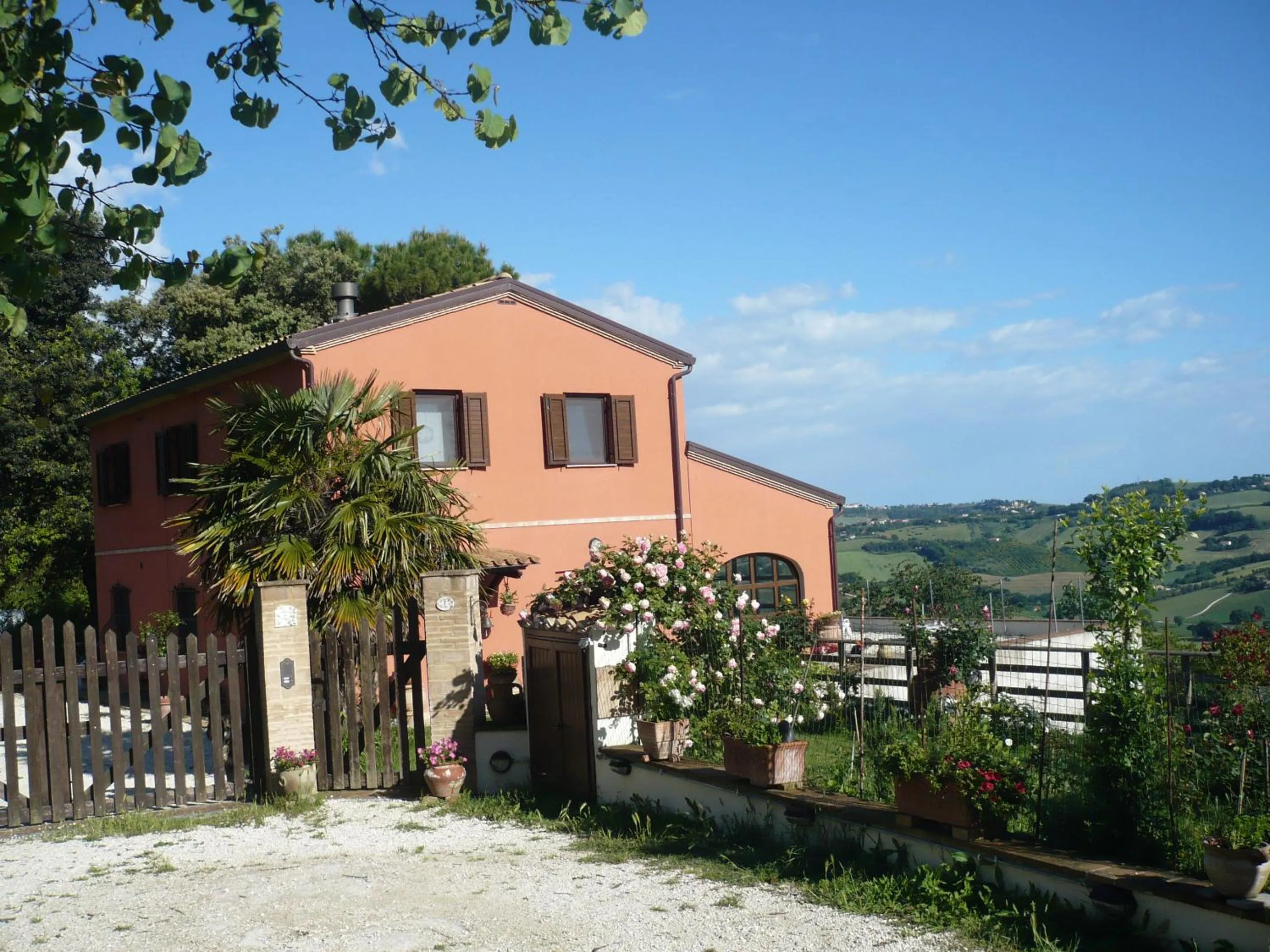 Facade/entrance in B&B Punto Magico