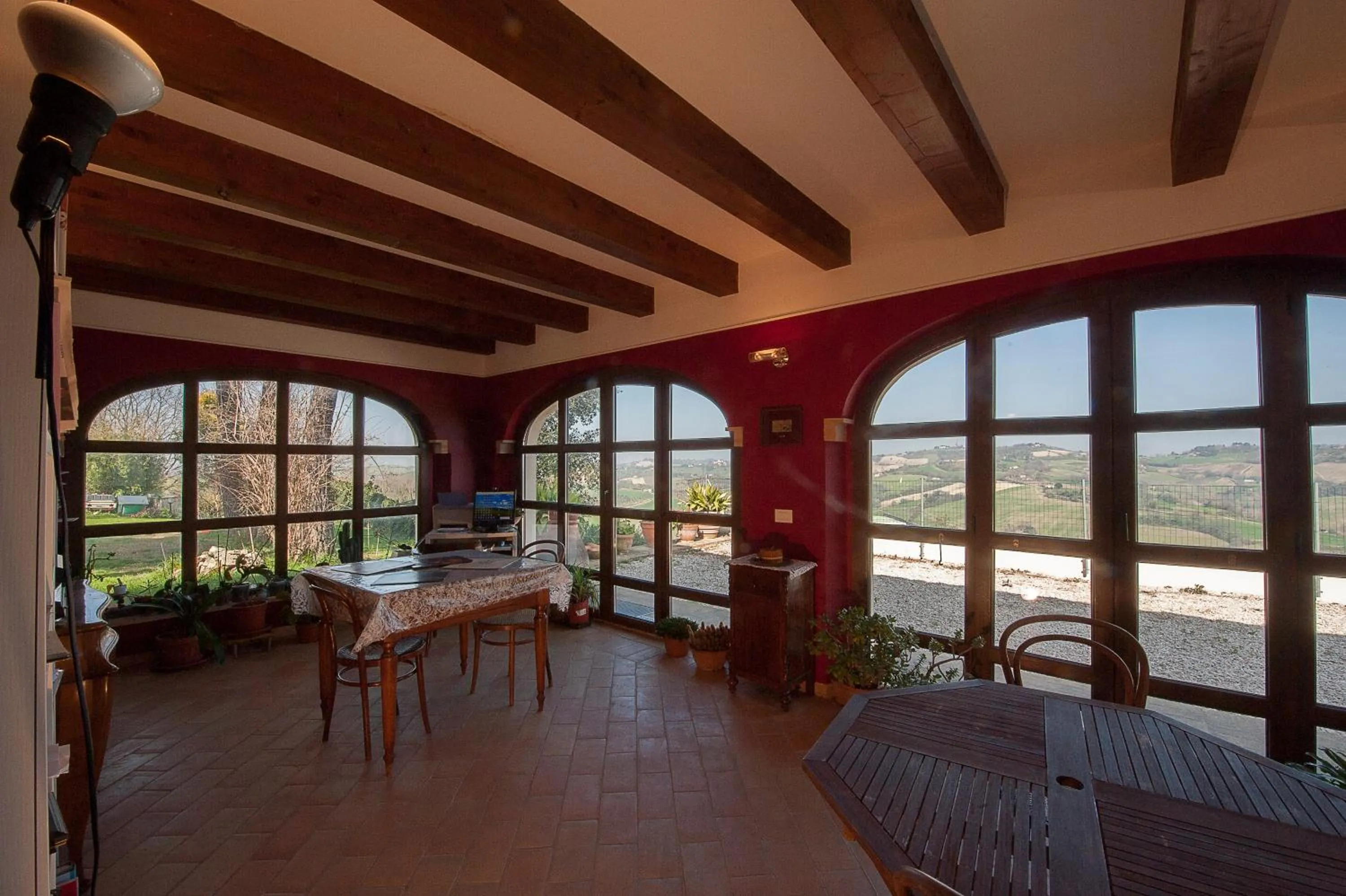Communal lounge/ TV room in B&B Punto Magico