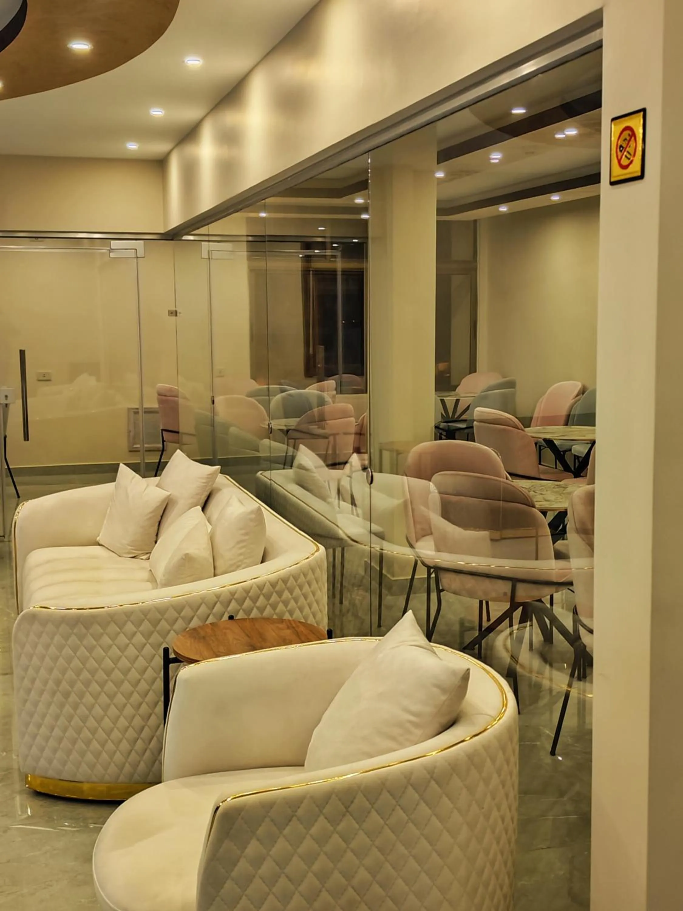 Rakan ApartHotel and Luxury Rooms