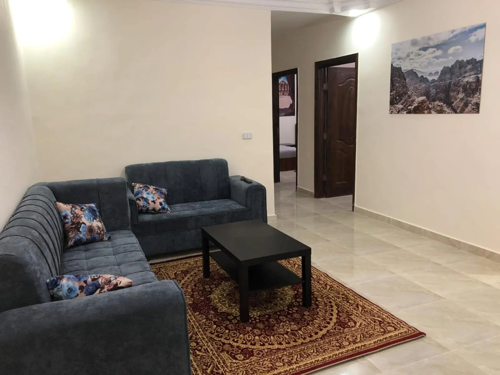 Rakan ApartHotel and Luxury Rooms