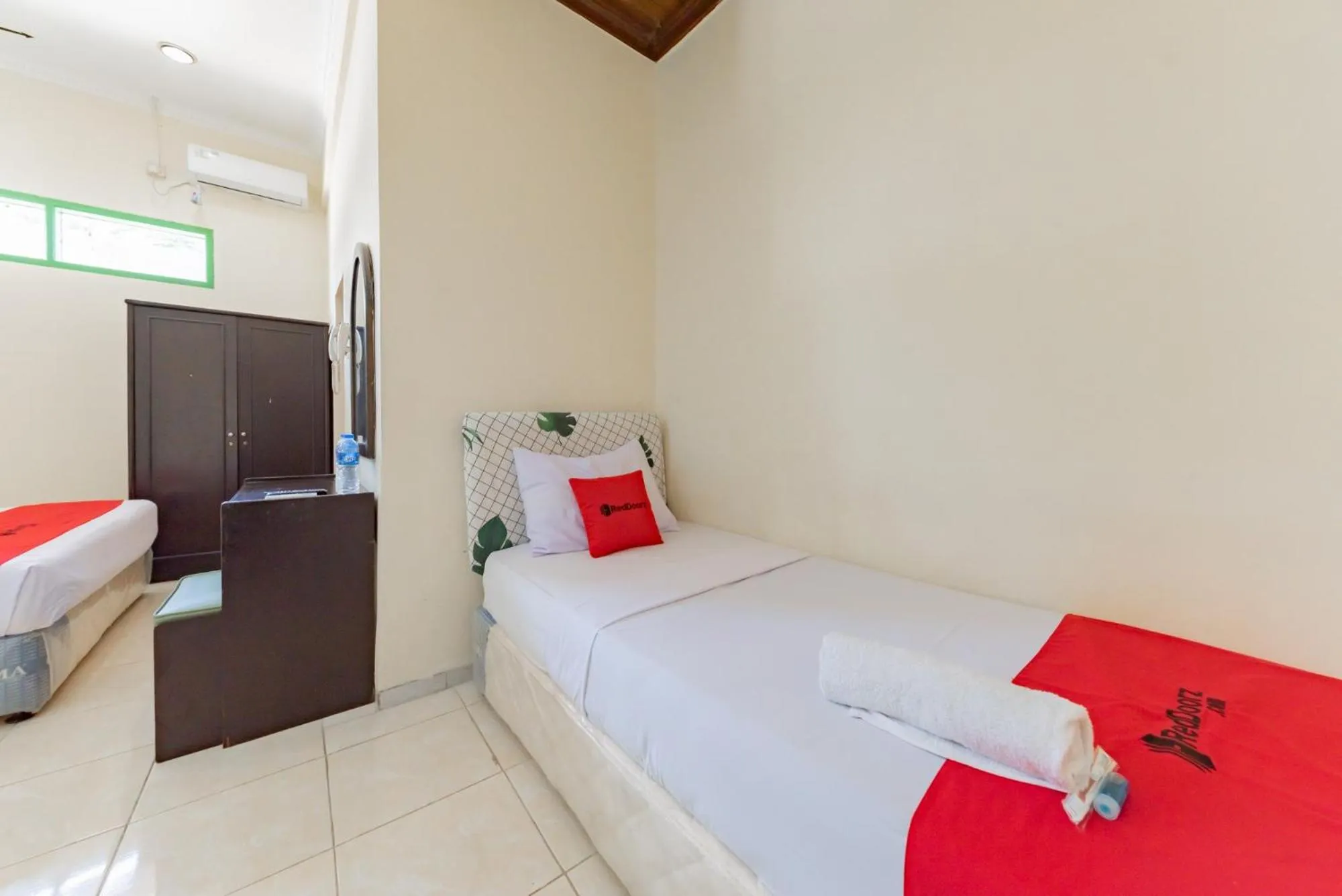 Bed in RedDoorz @ Jalan R.E. Martadinata Sukabumi