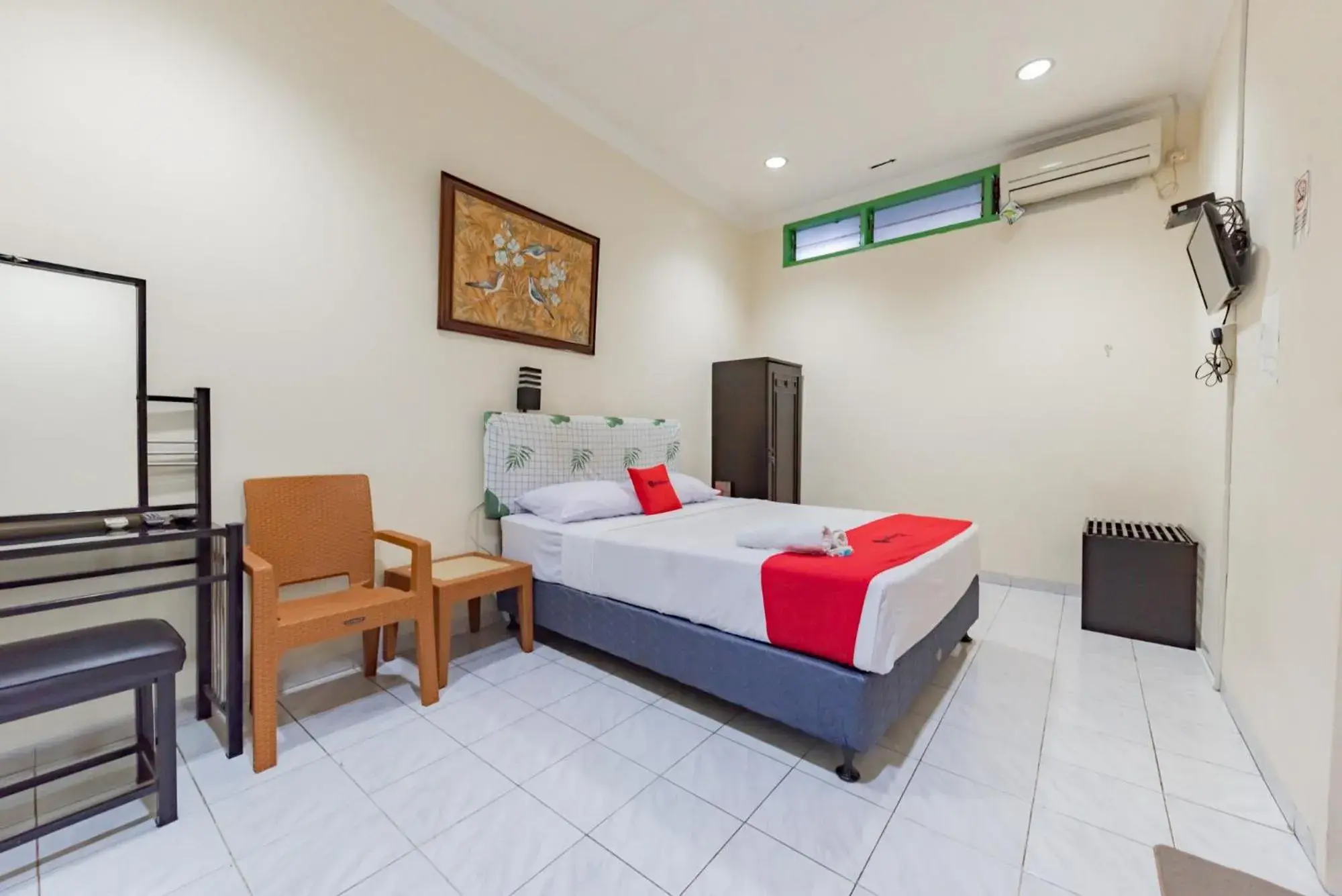 Bed in RedDoorz @ Jalan R.E. Martadinata Sukabumi Bed in RedDoorz @ Jalan R.E. Martadinata Sukabumi