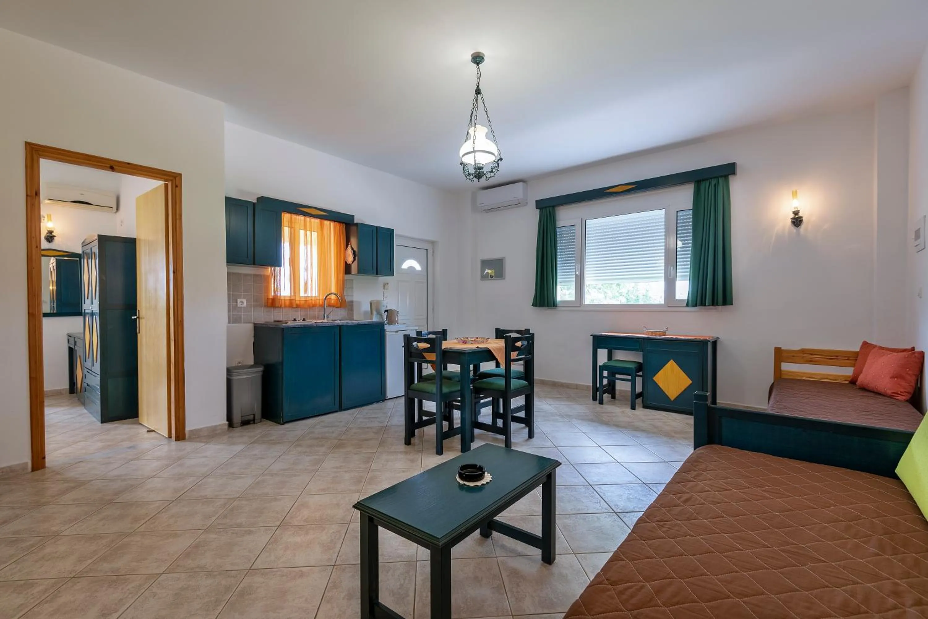 Kitchen or kitchenette in Cirillo Family Hotel-Christinas Studios