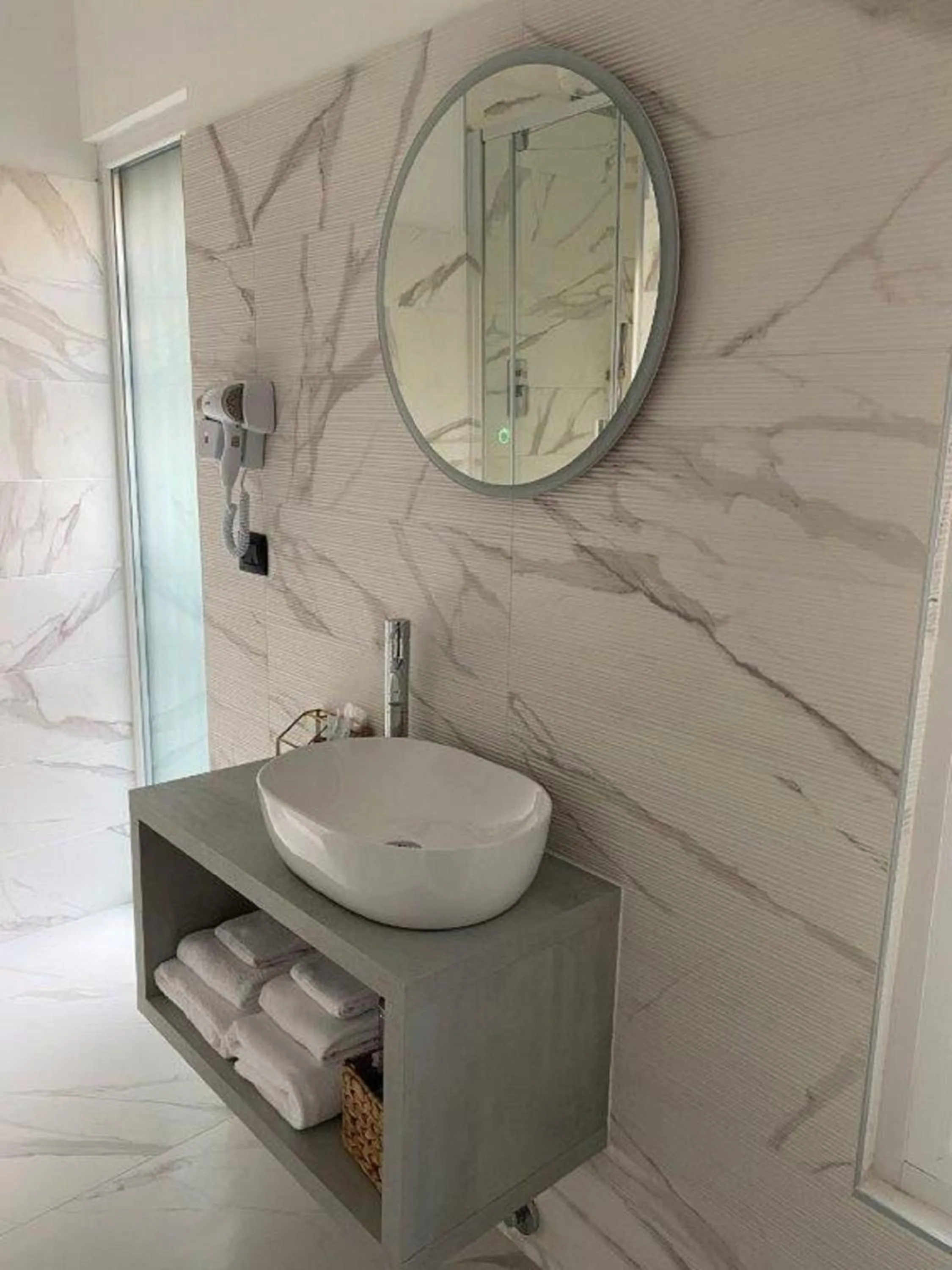 Bathroom in Gatto Bianco Le Mura