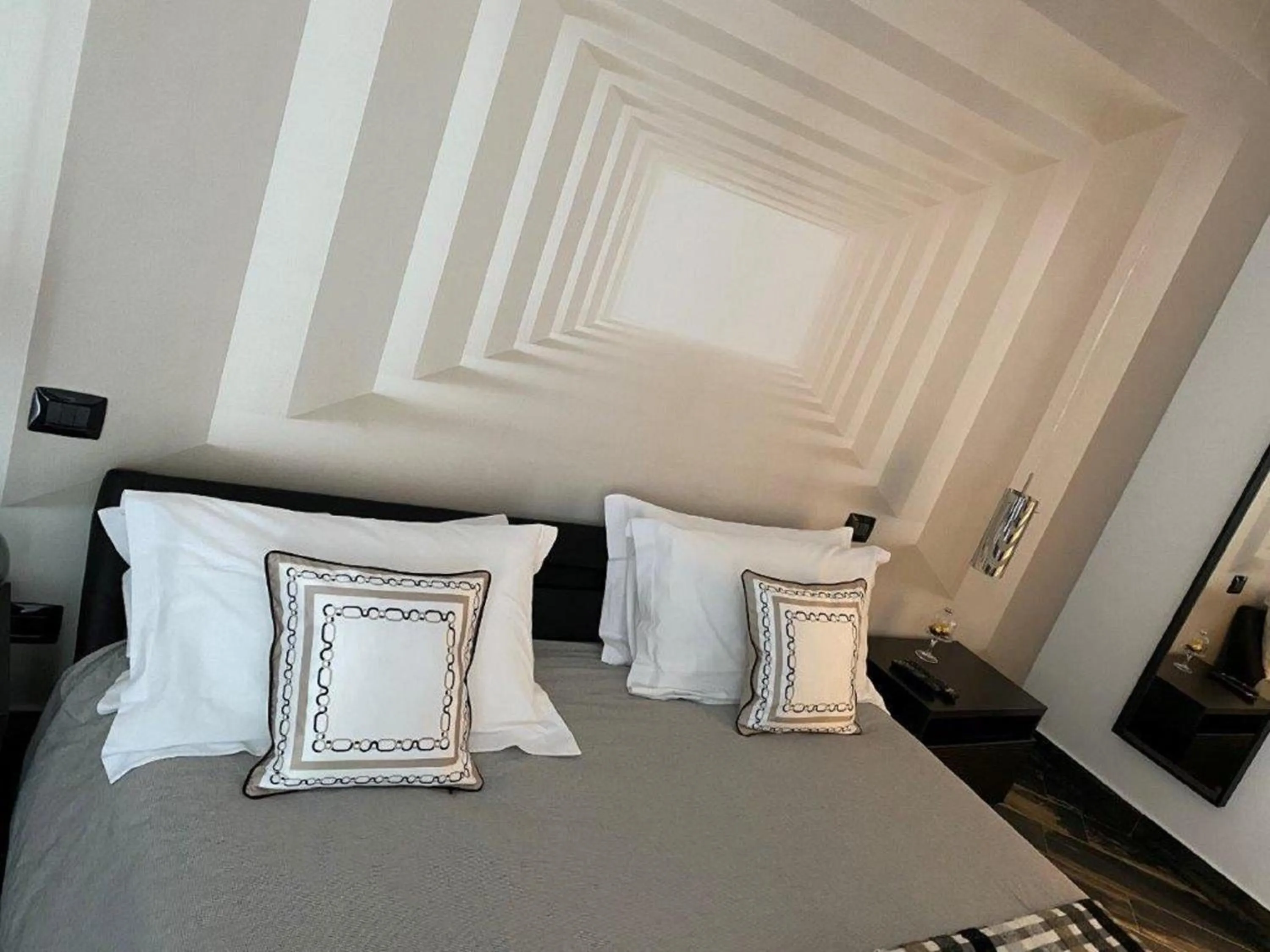 Bed in Gatto Bianco Le Mura