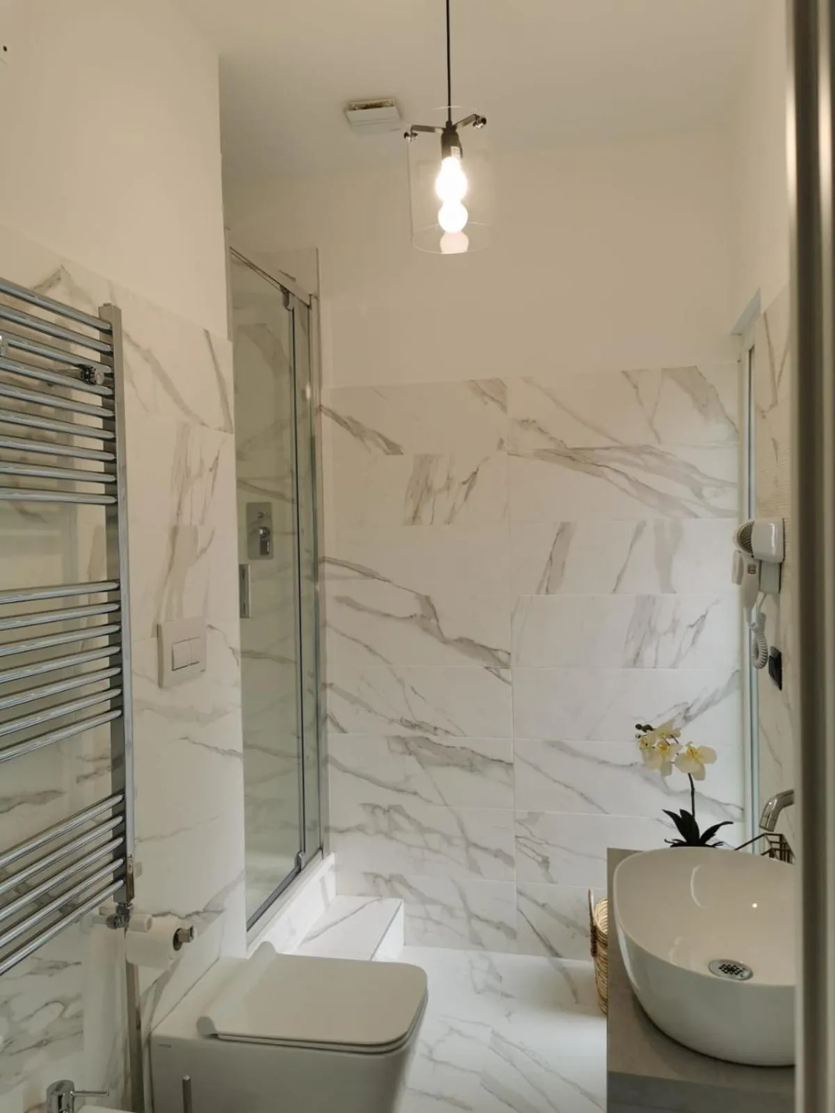 Bathroom in Gatto Bianco Le Mura