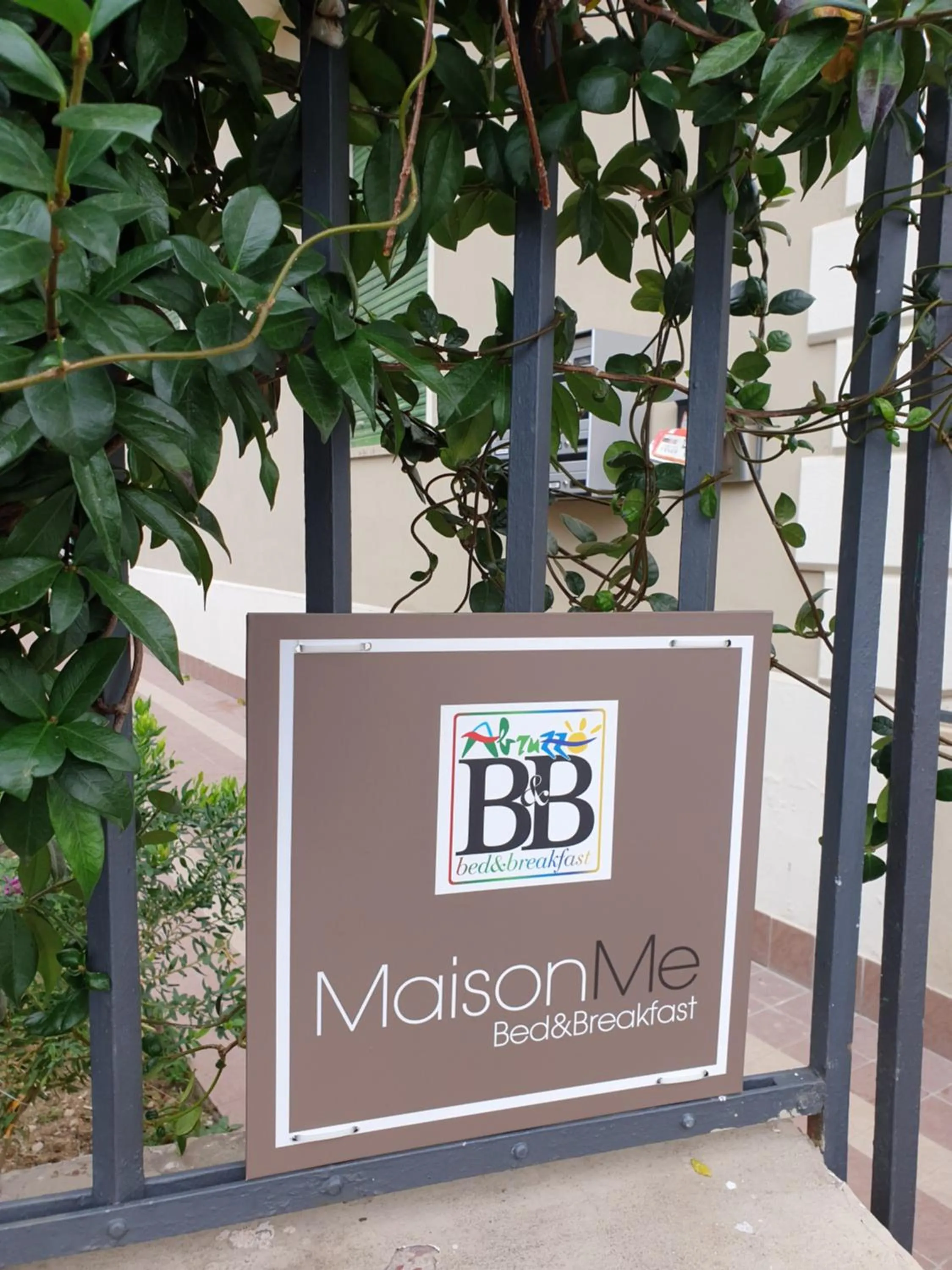Property logo or sign in MaisonMe