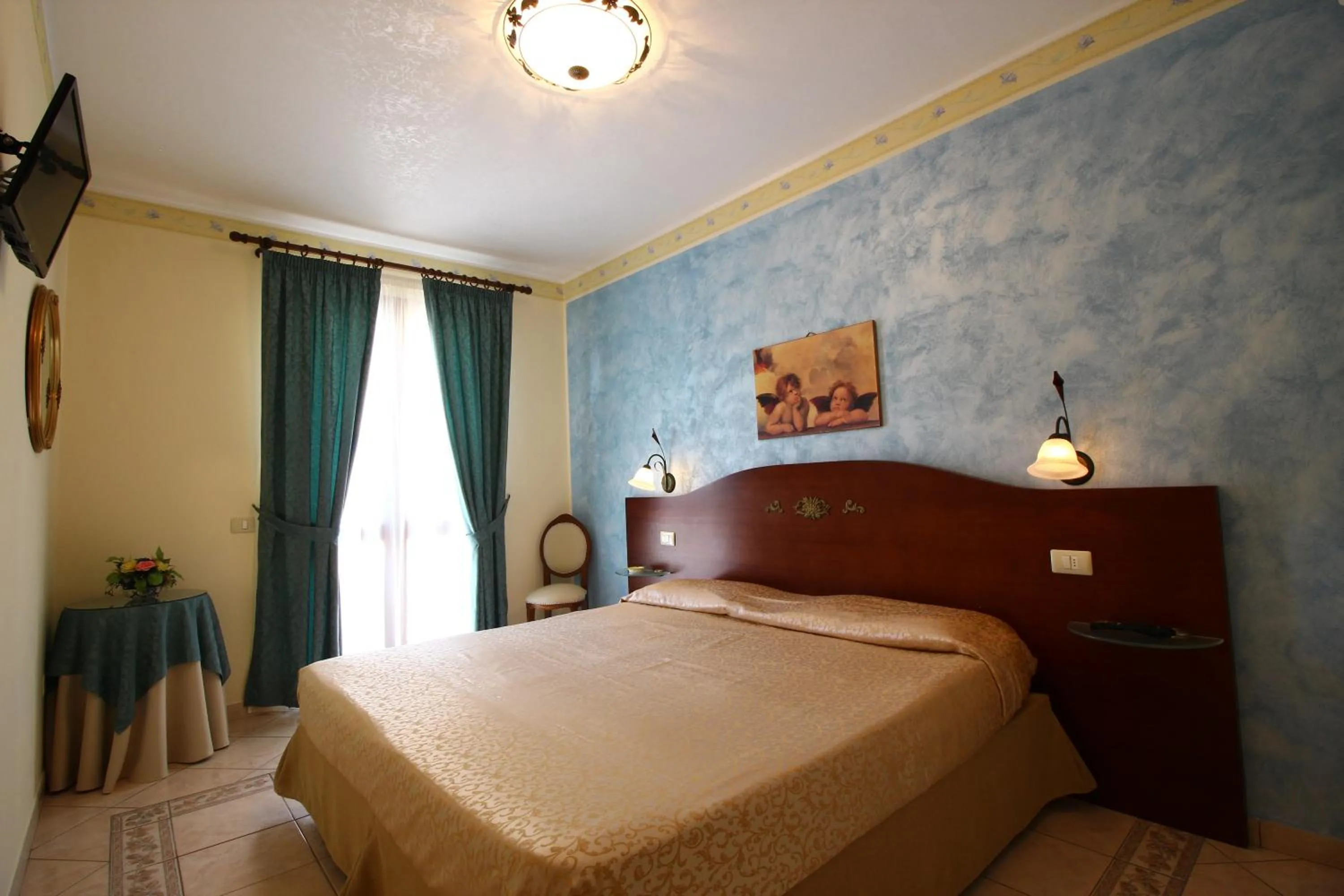 Photo of the whole room, Bed in Gran Residence Marisa