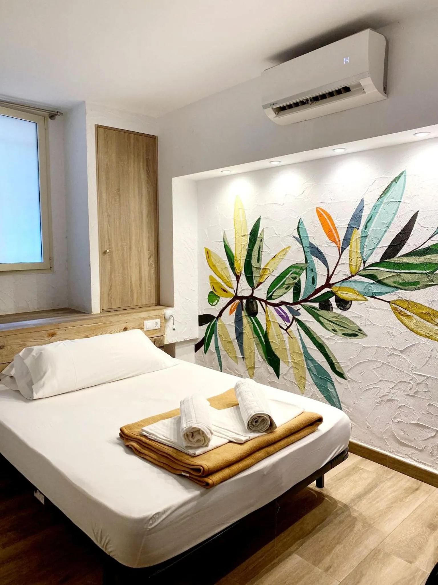 Bed in Y Hostel - Albergue Juvenil