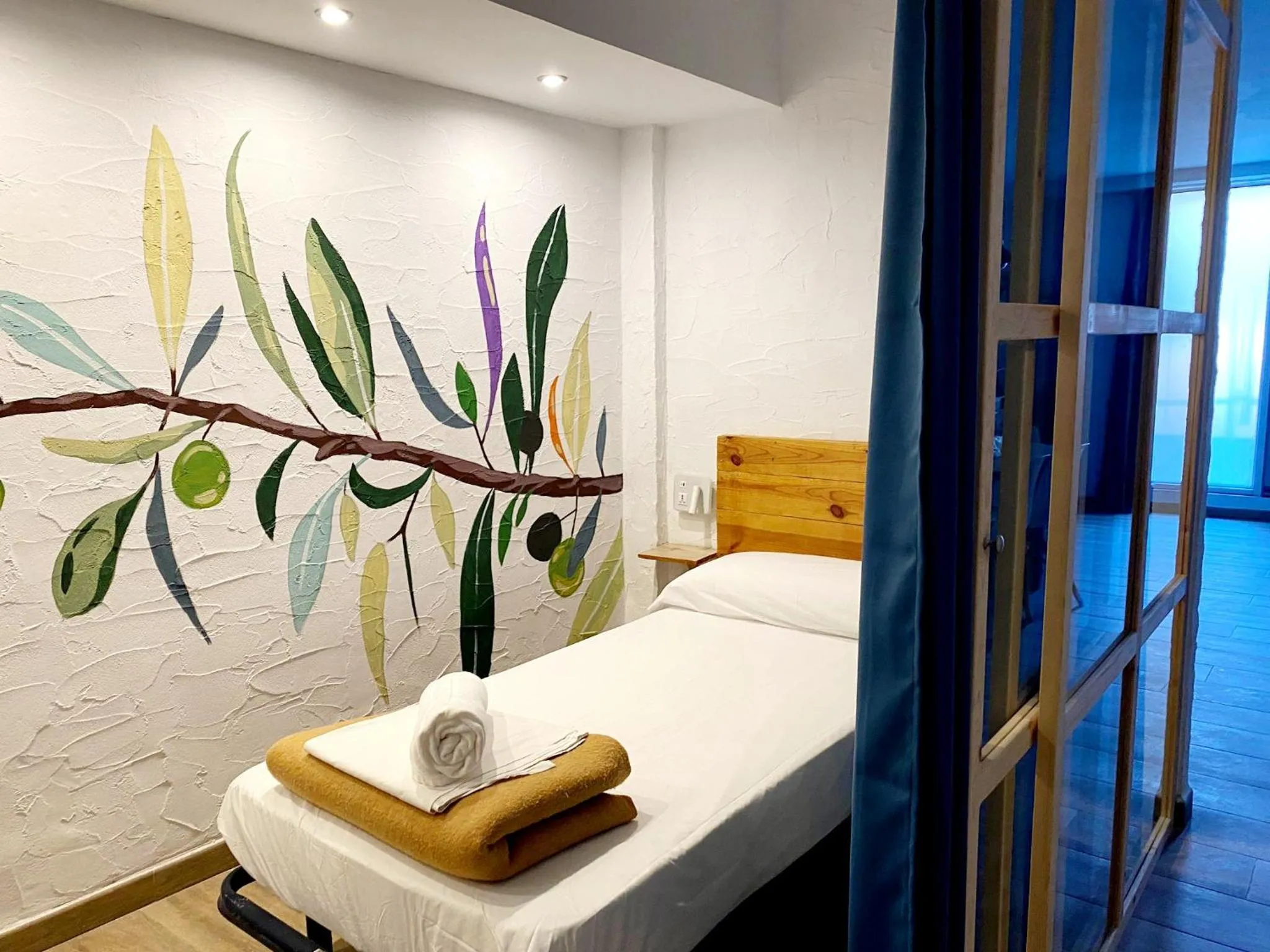 Bed in Y Hostel - Albergue Juvenil