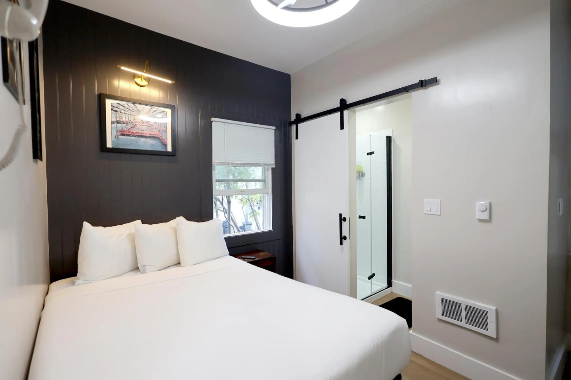 Bed in San Remo Hotel