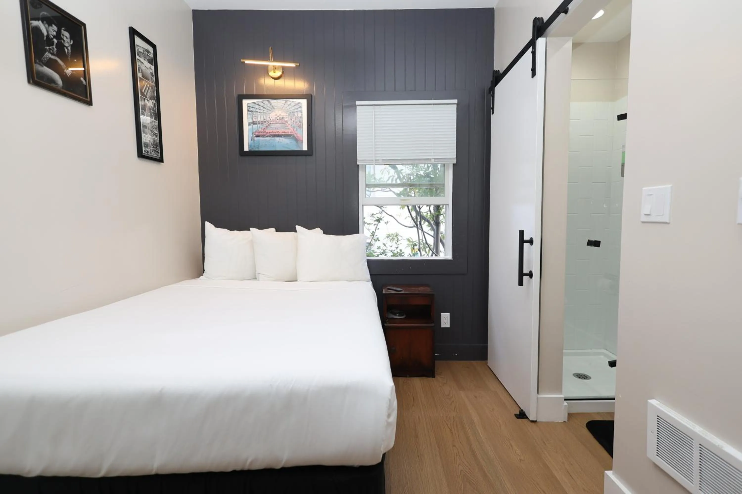 Bed in San Remo Hotel