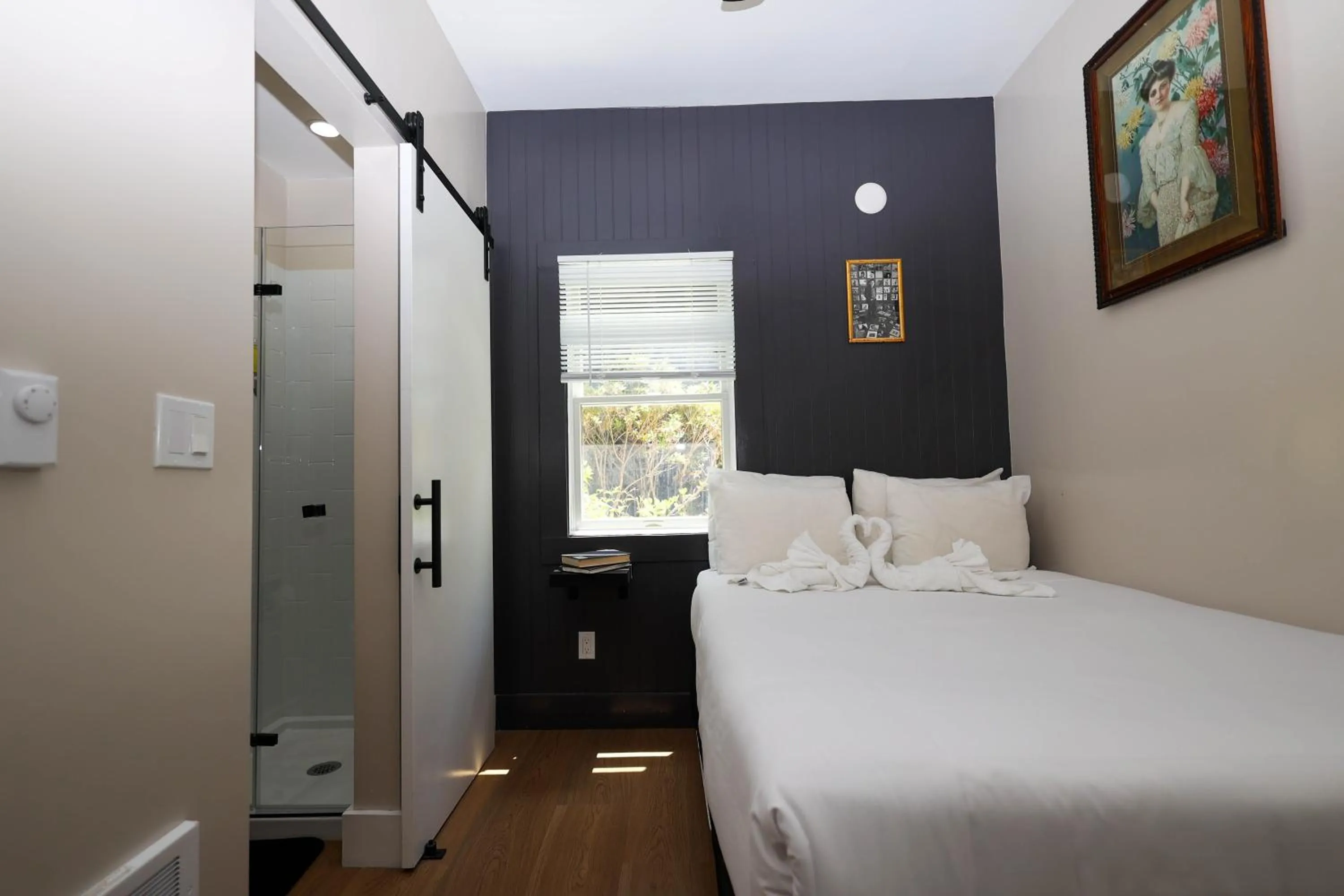 Bed in San Remo Hotel