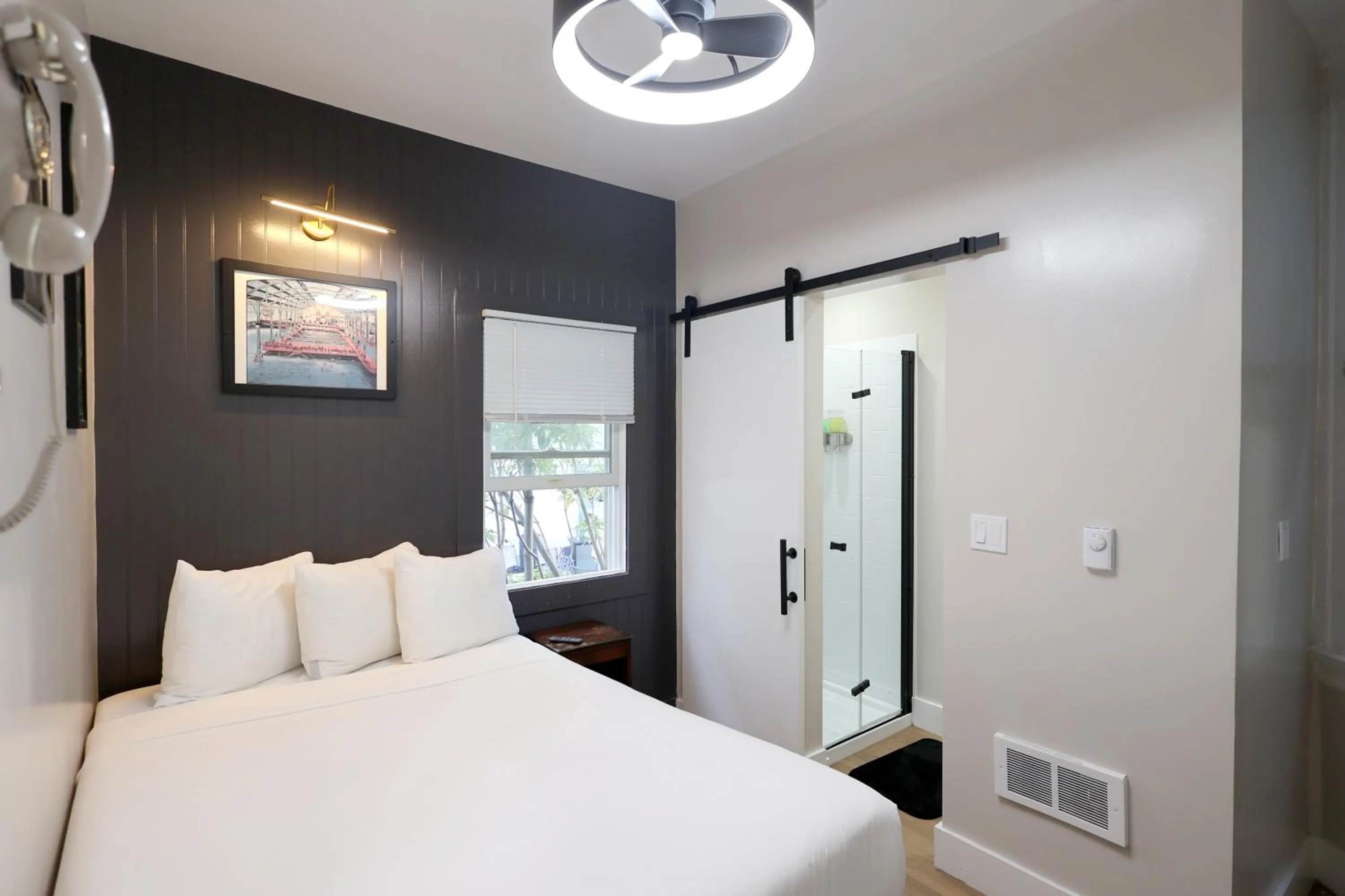 Bed in San Remo Hotel