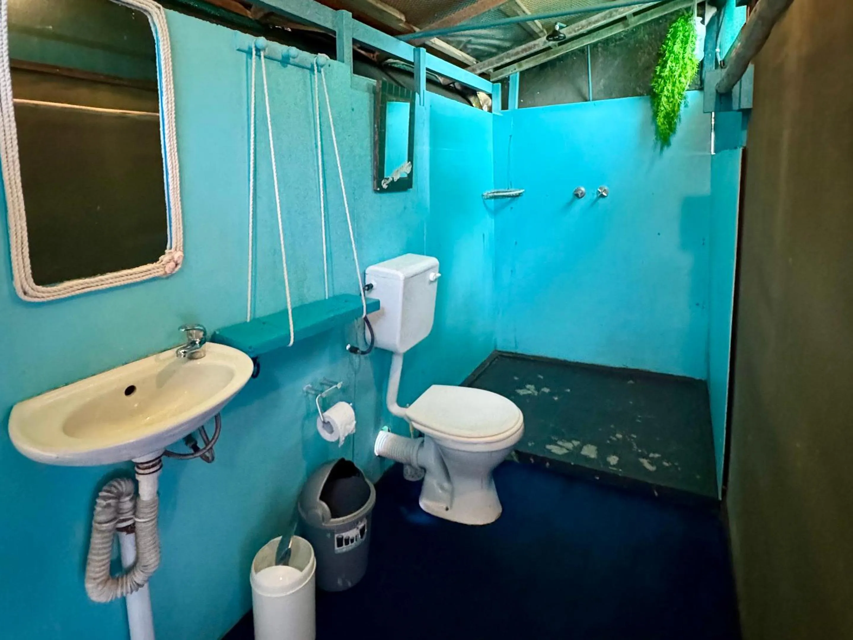 Bathroom in Underwater Explorer