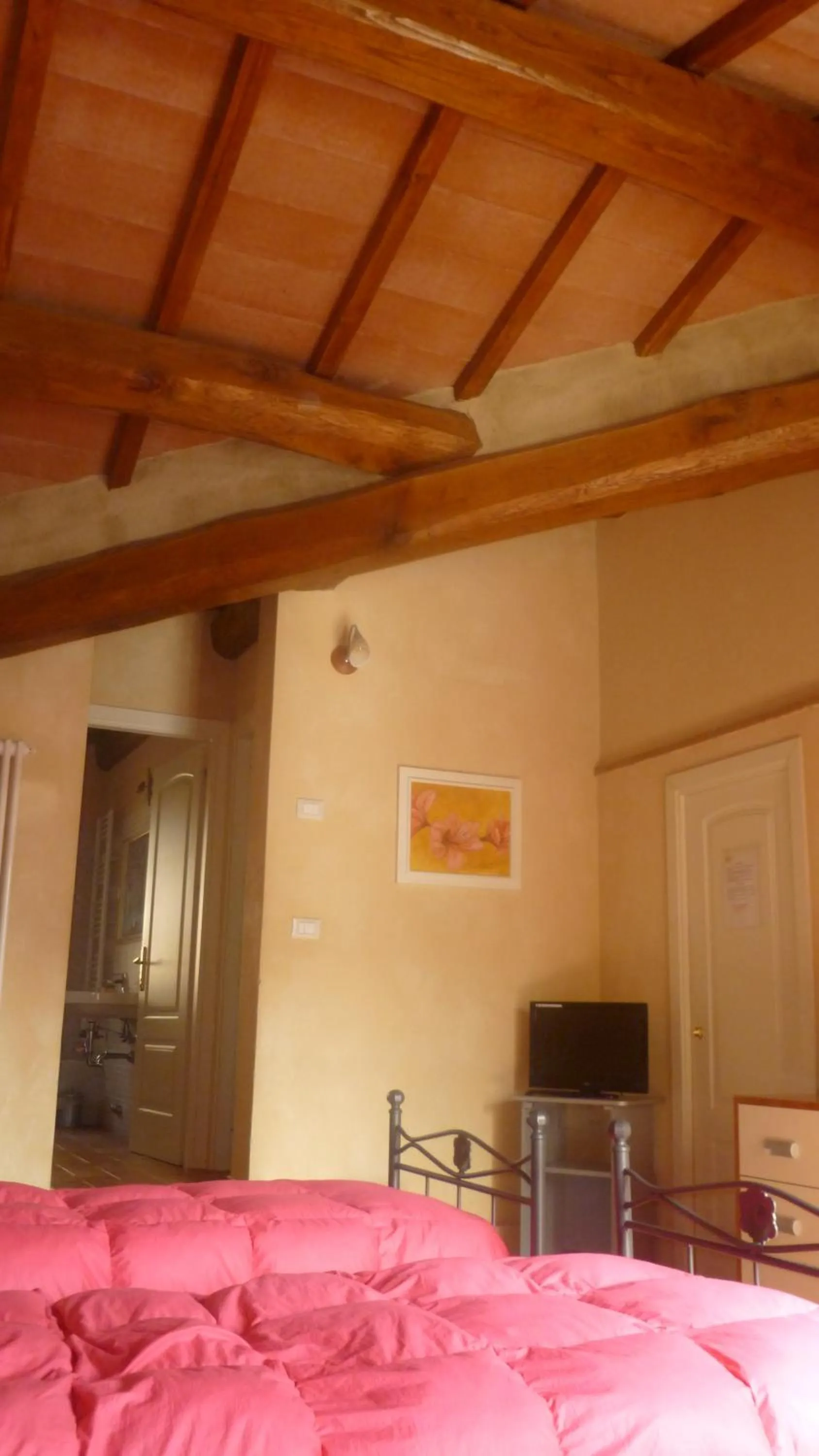 Decorative detail, Bed in Le Ginestre B & B