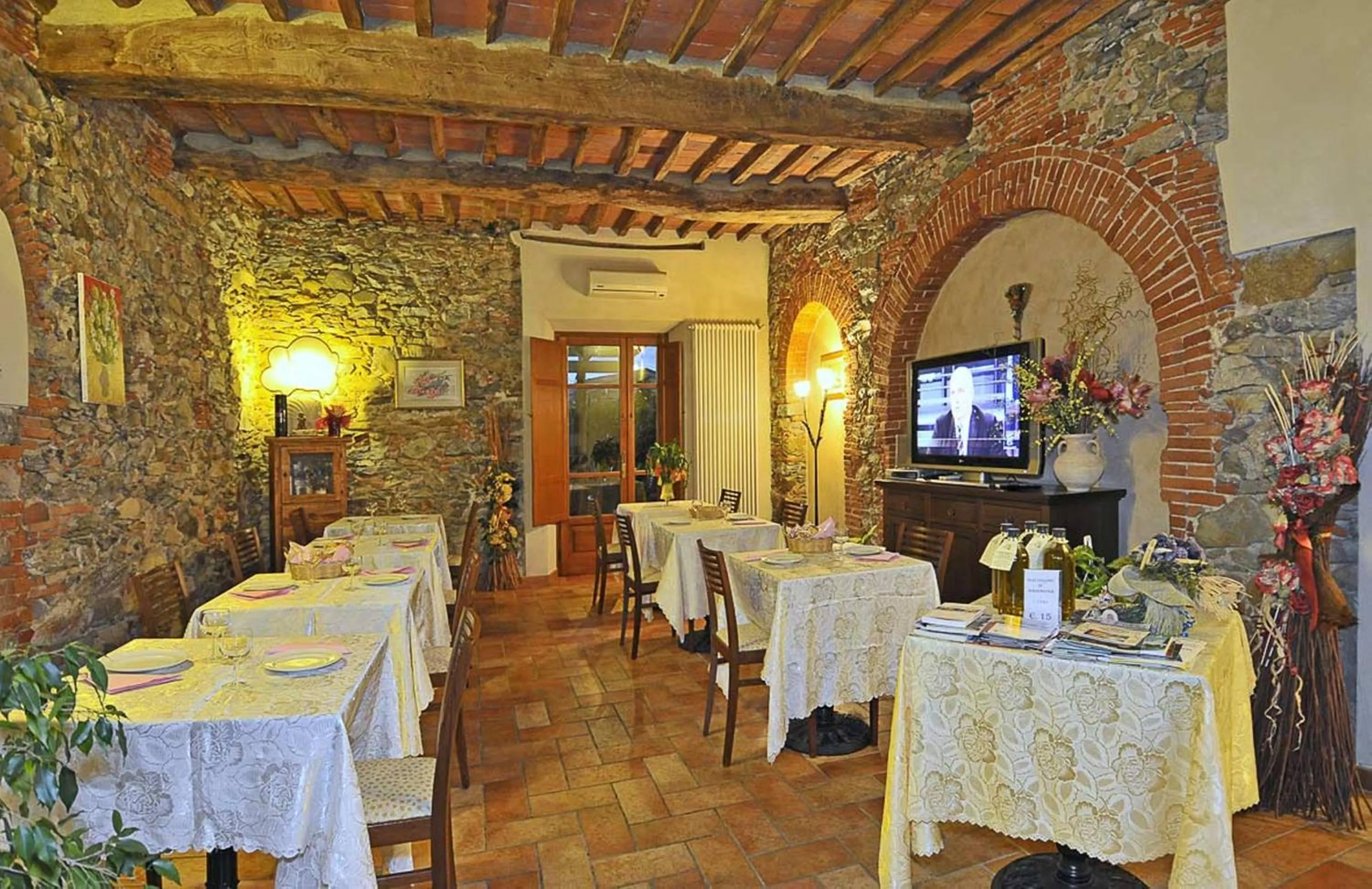 Restaurant/places to eat in Le Ginestre B & B
