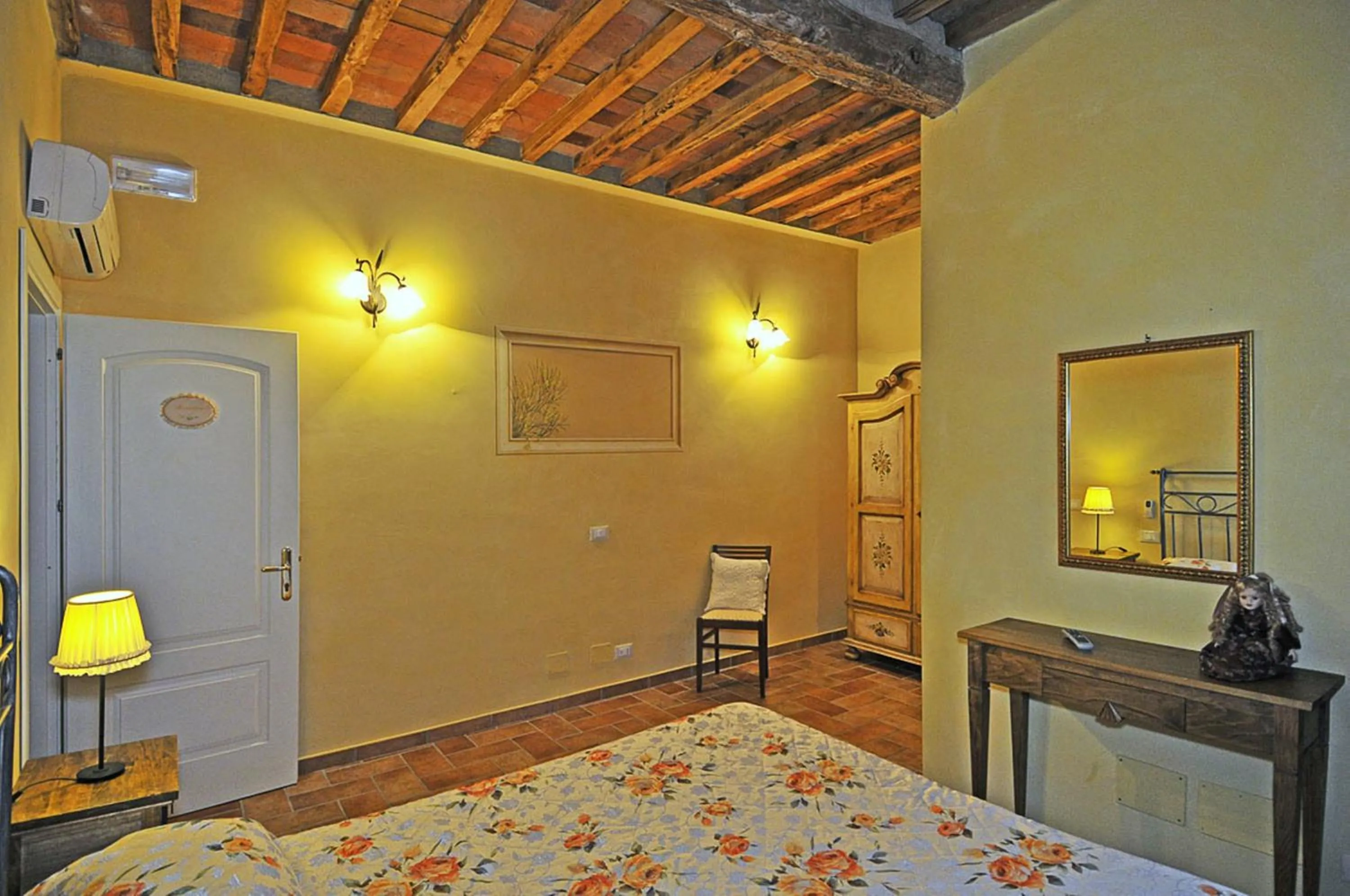 Photo of the whole room, Bed in Le Ginestre B & B